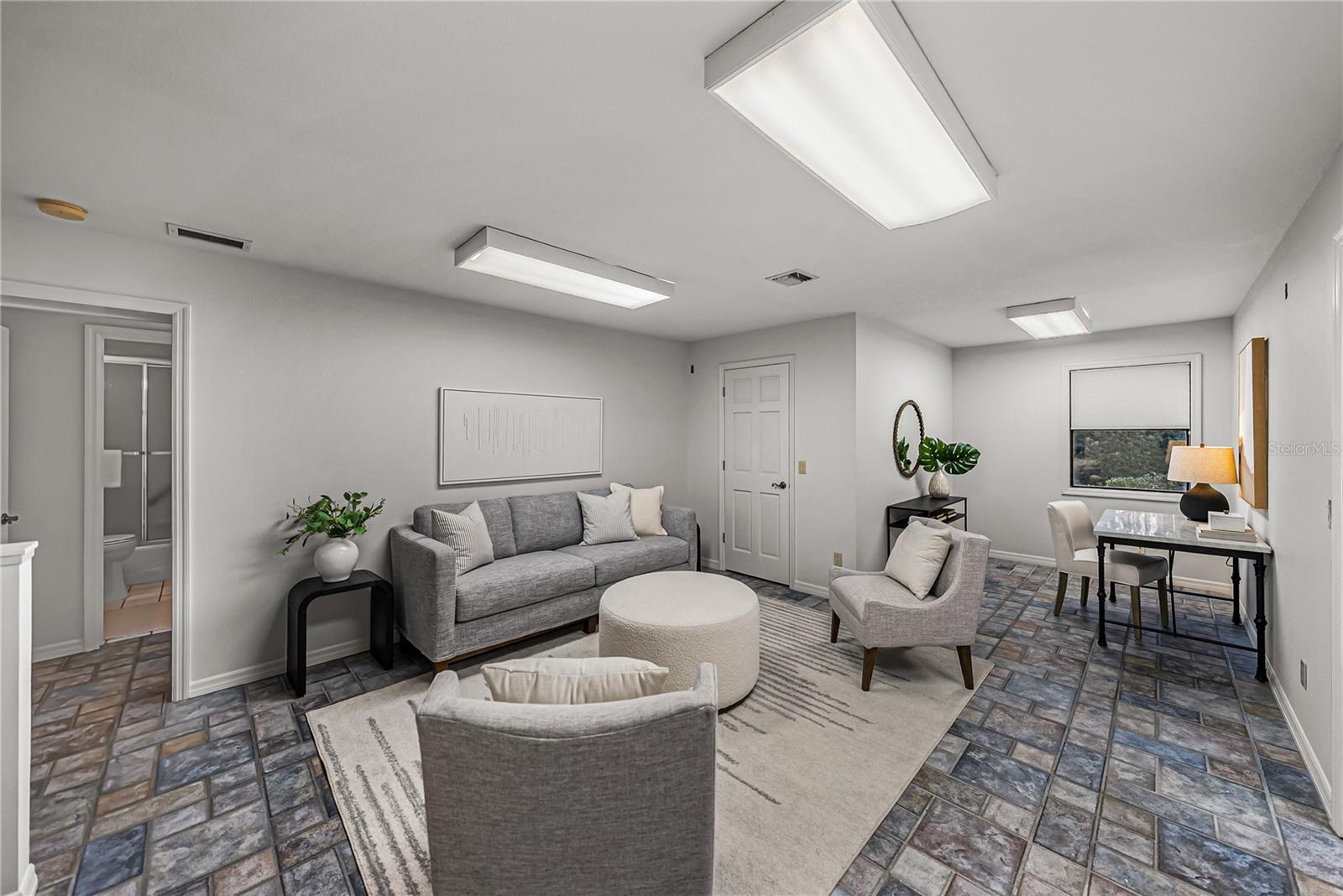 Image 30 of 68 For 16 Coventry Drive