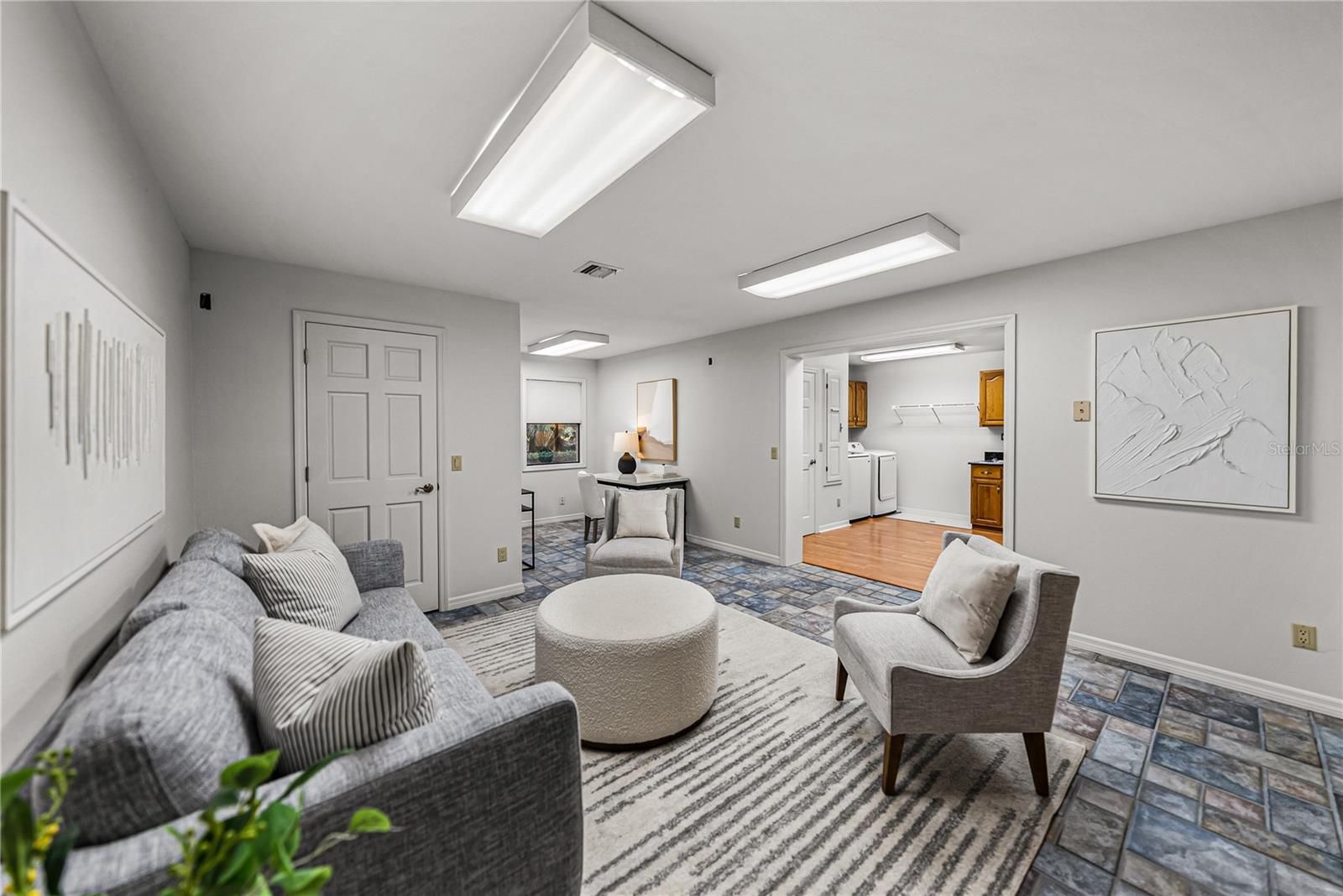 Image 31 of 68 For 16 Coventry Drive