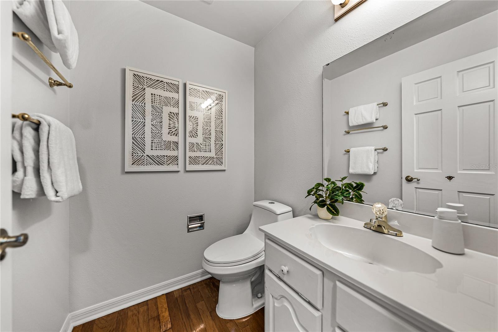 Image 49 of 68 For 16 Coventry Drive