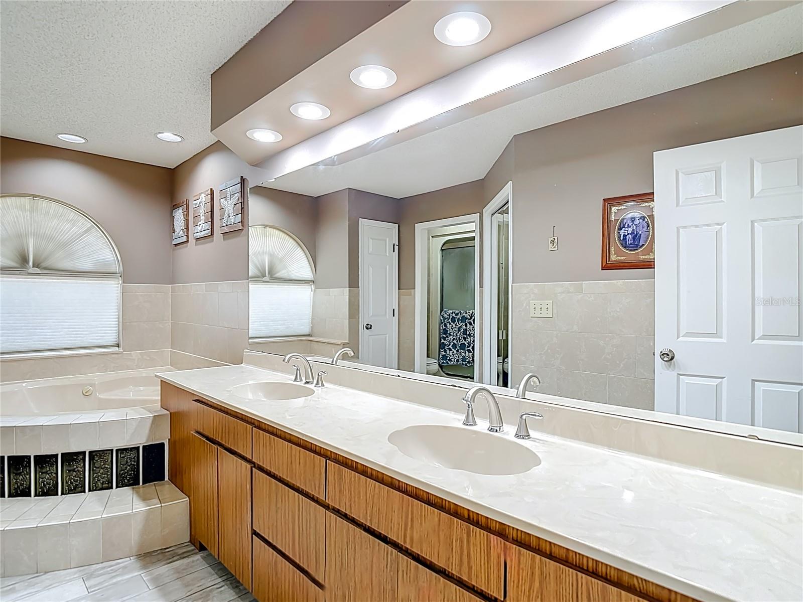 Image 31 of 54 For 1621 Sir Henrys Trail