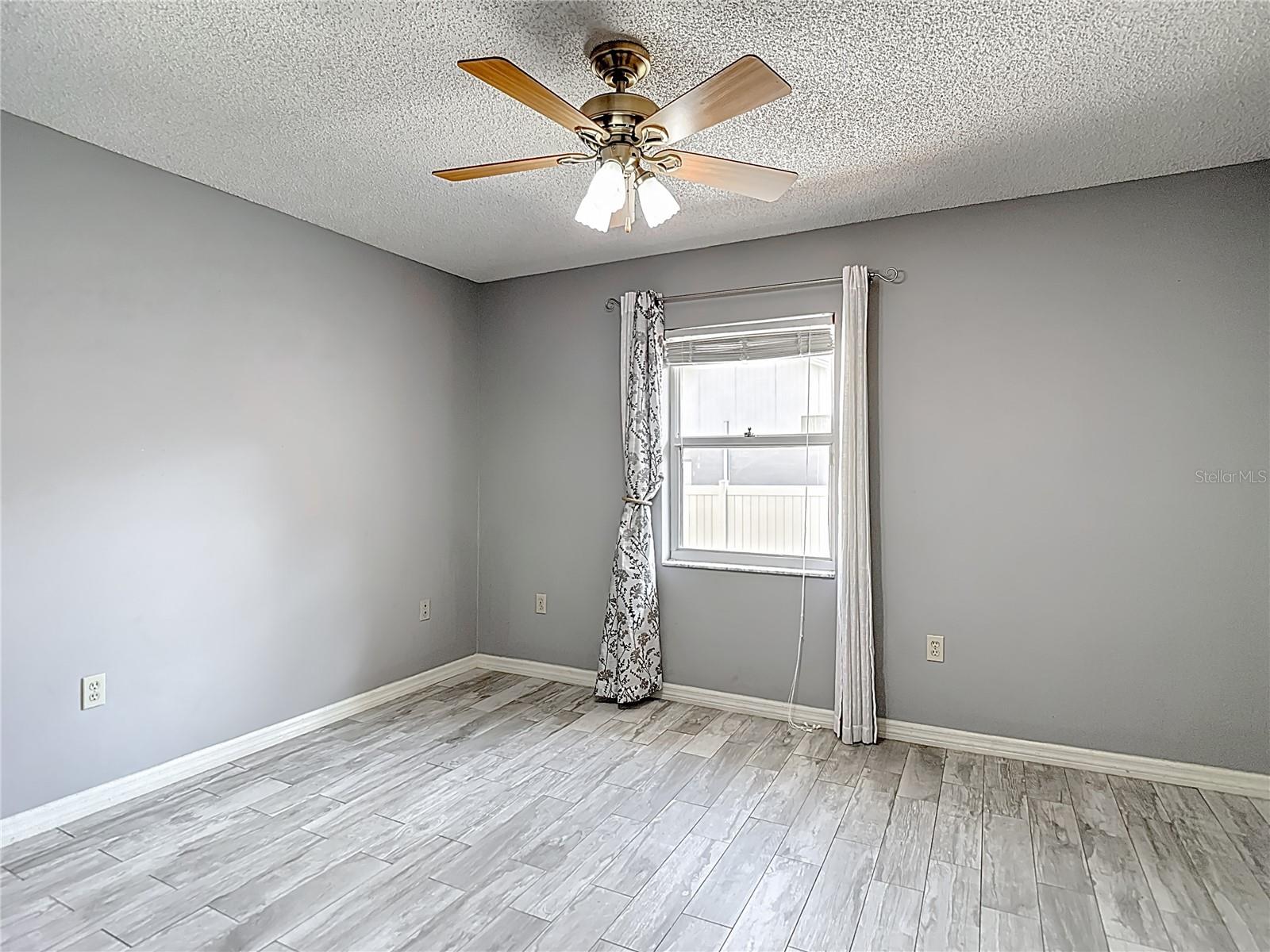 Image 35 of 54 For 1621 Sir Henrys Trail