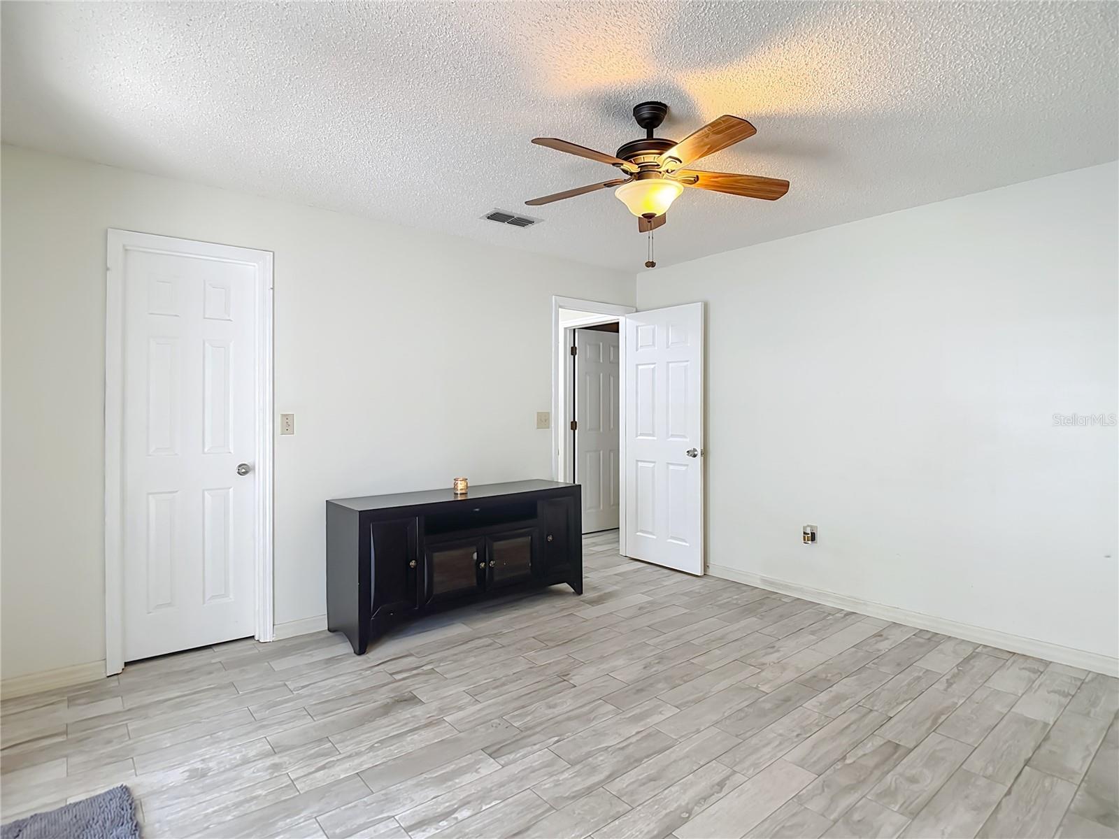 Image 37 of 54 For 1621 Sir Henrys Trail