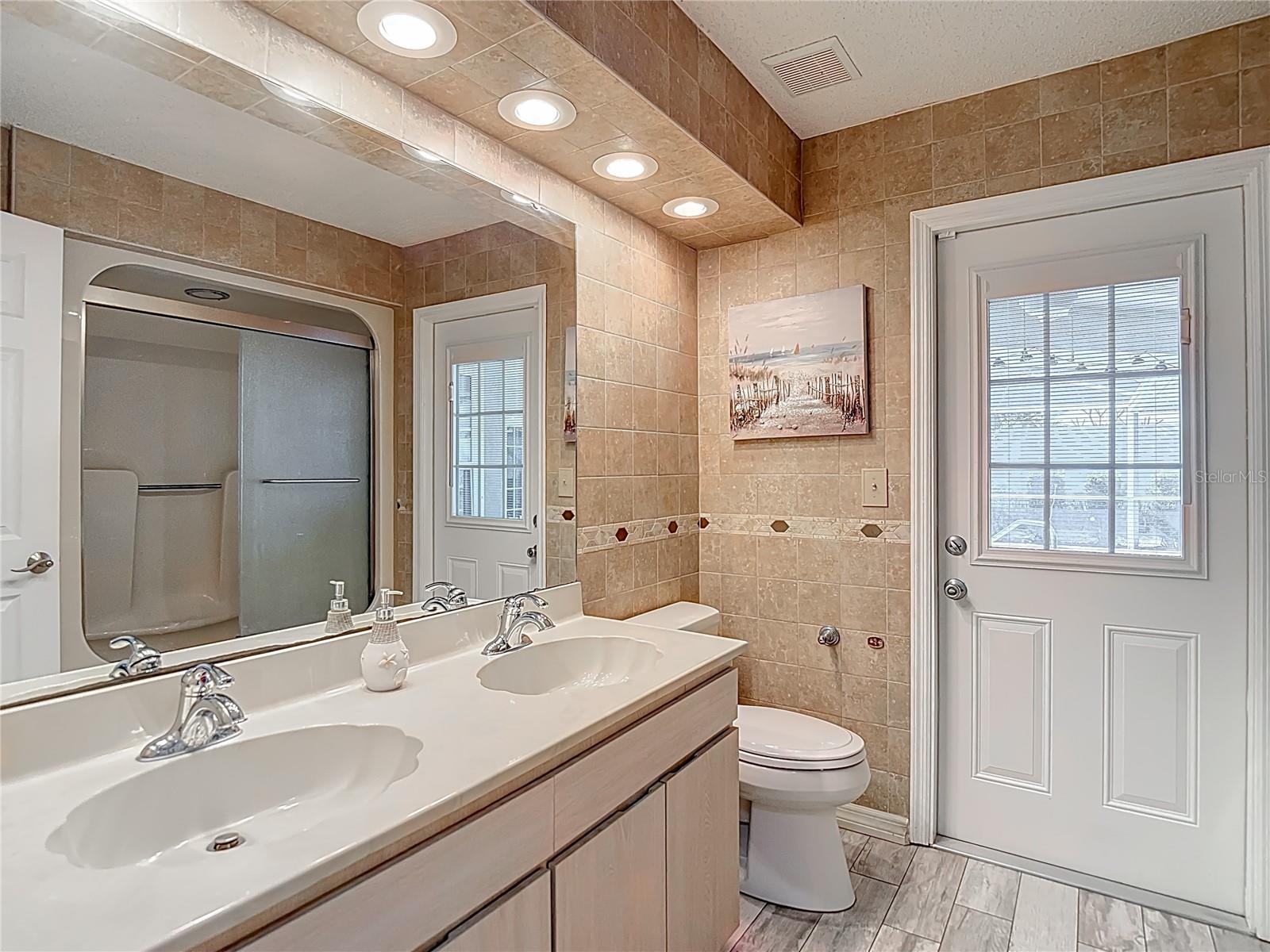 Image 40 of 54 For 1621 Sir Henrys Trail