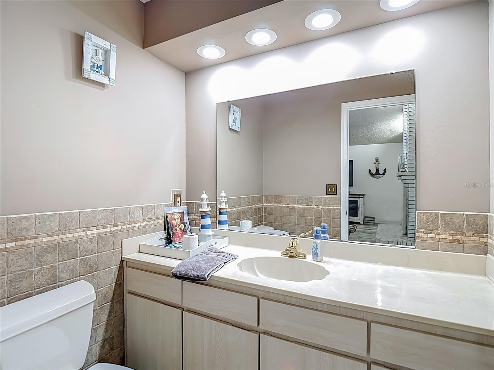 Image 42 of 54 For 1621 Sir Henrys Trail