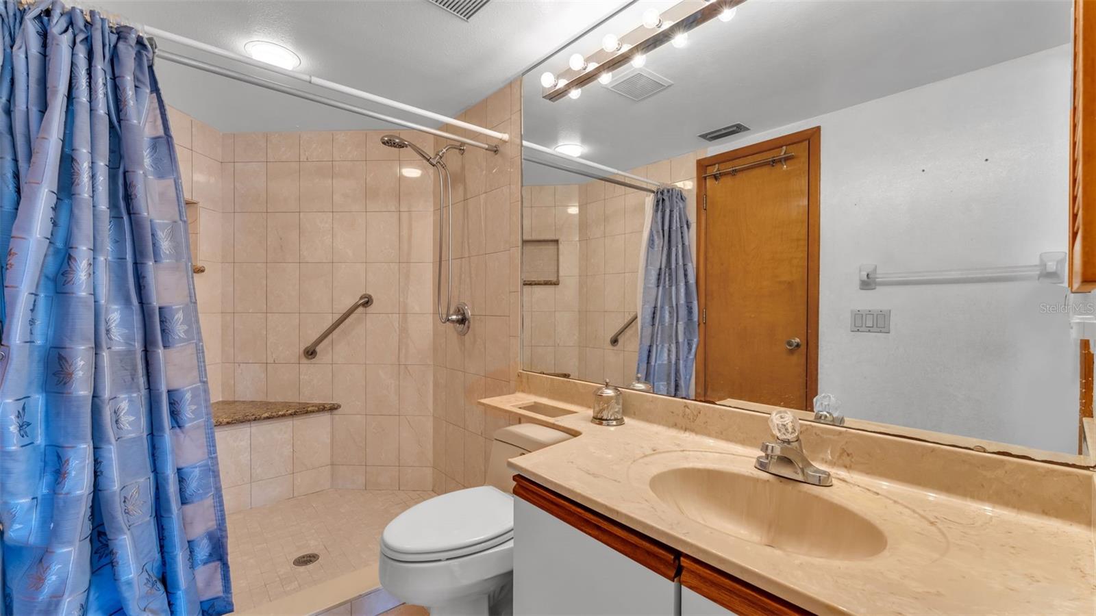 Image 21 of 39 For 4655 Casablanca Circle A25