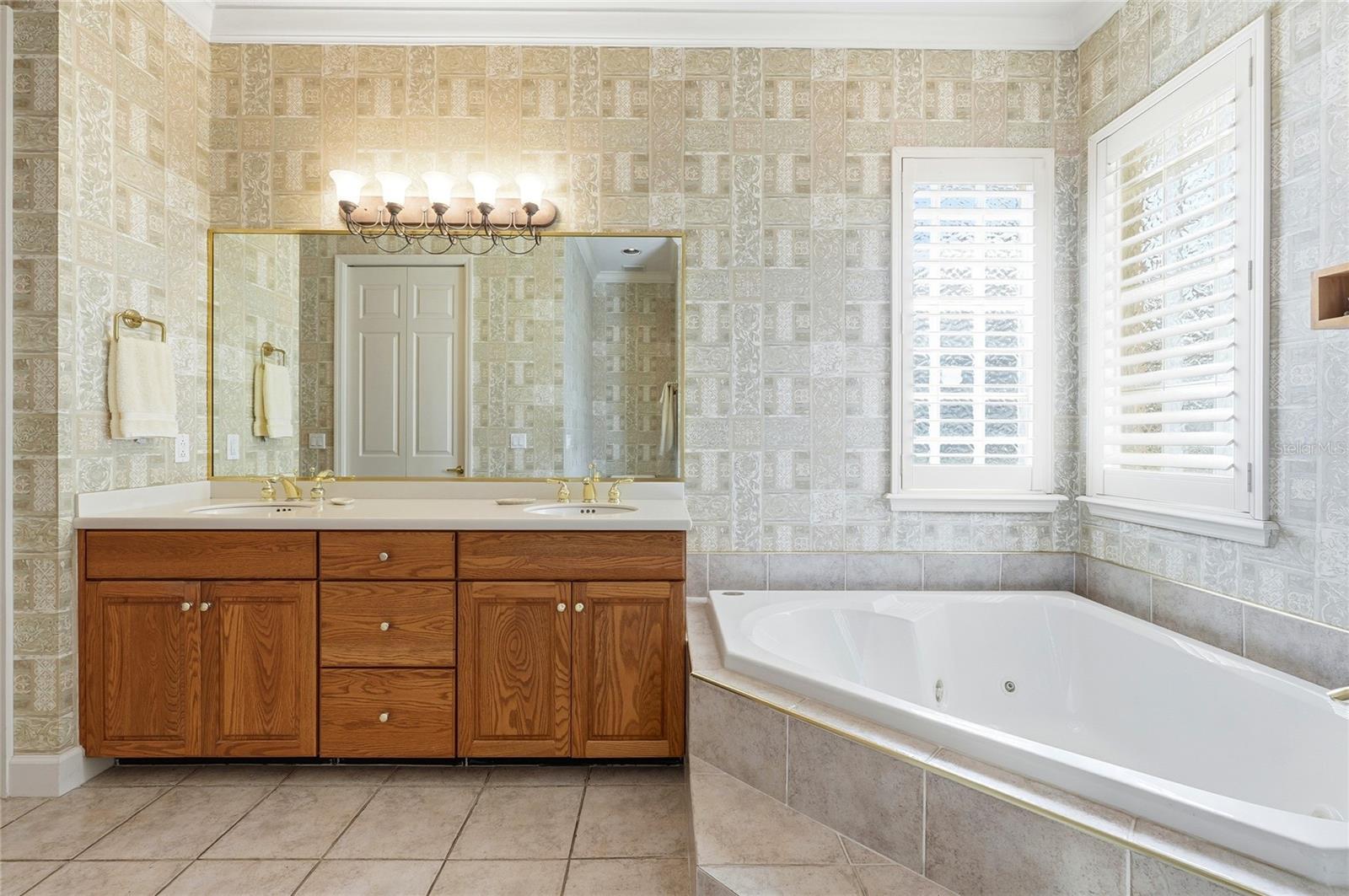 Image 31 of 53 For 108 Lake Region Boulevard N