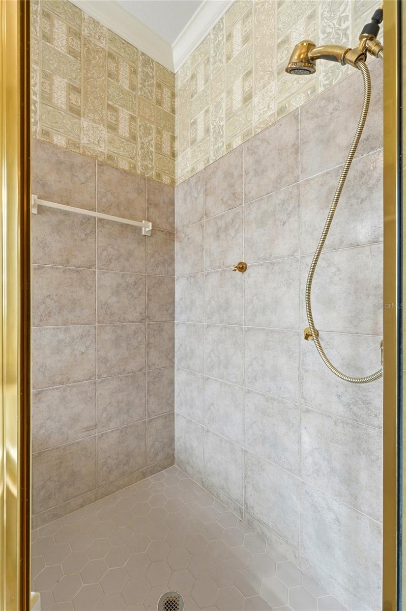 Image 32 of 53 For 108 Lake Region Boulevard N