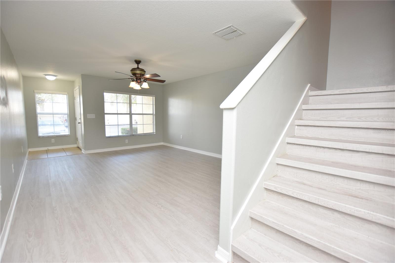 Image 14 of 31 For 515 Sandstone Street