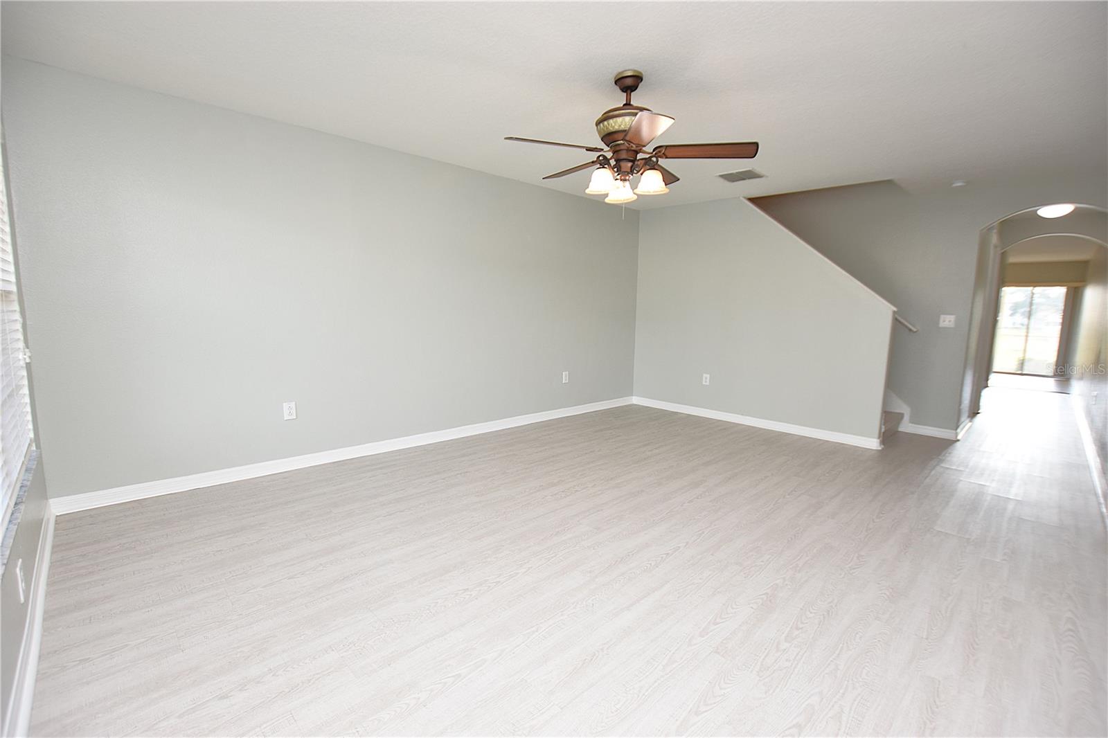 Image 15 of 31 For 515 Sandstone Street