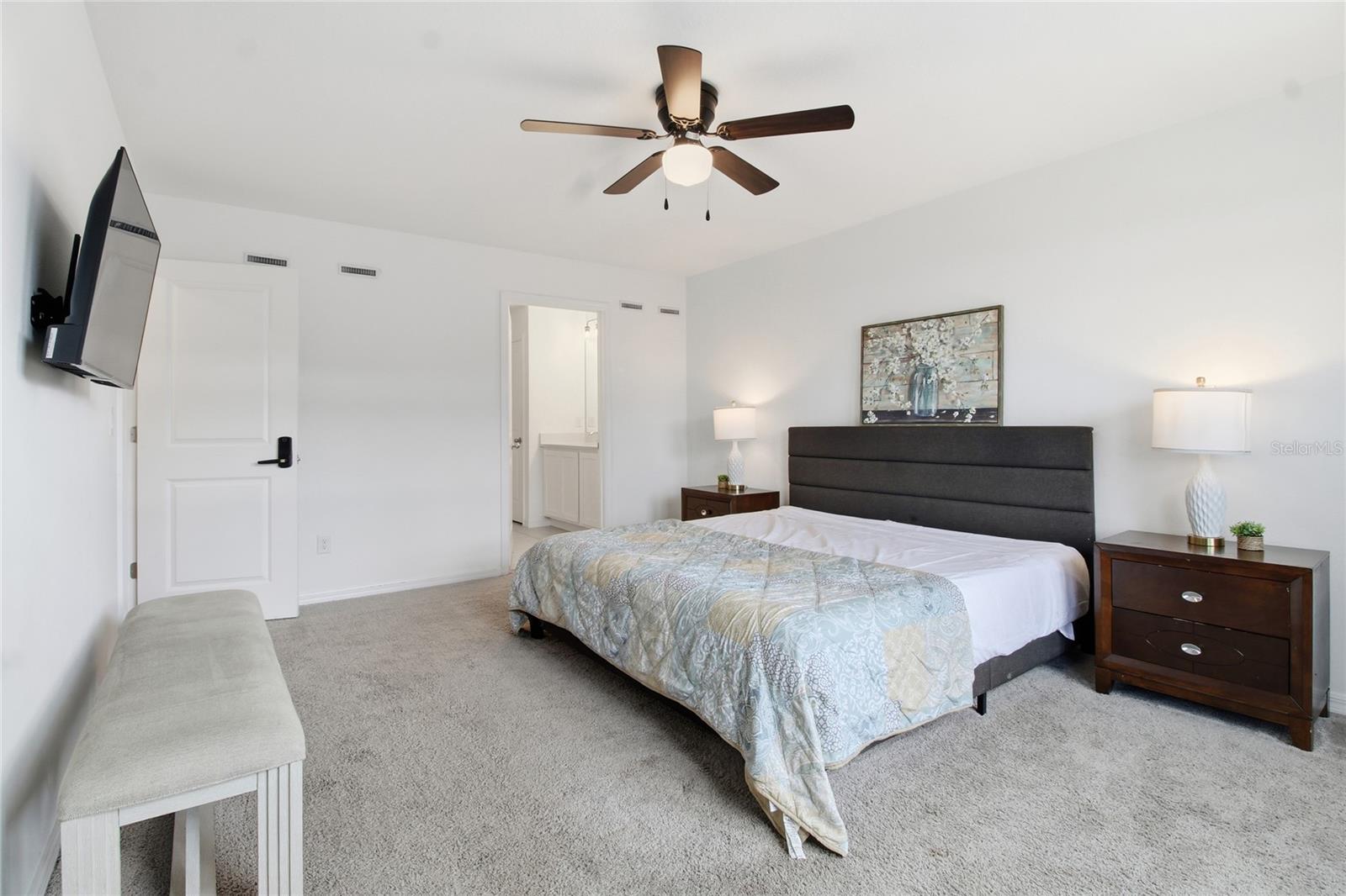 Image 23 of 66 For 631 Longboat Drive