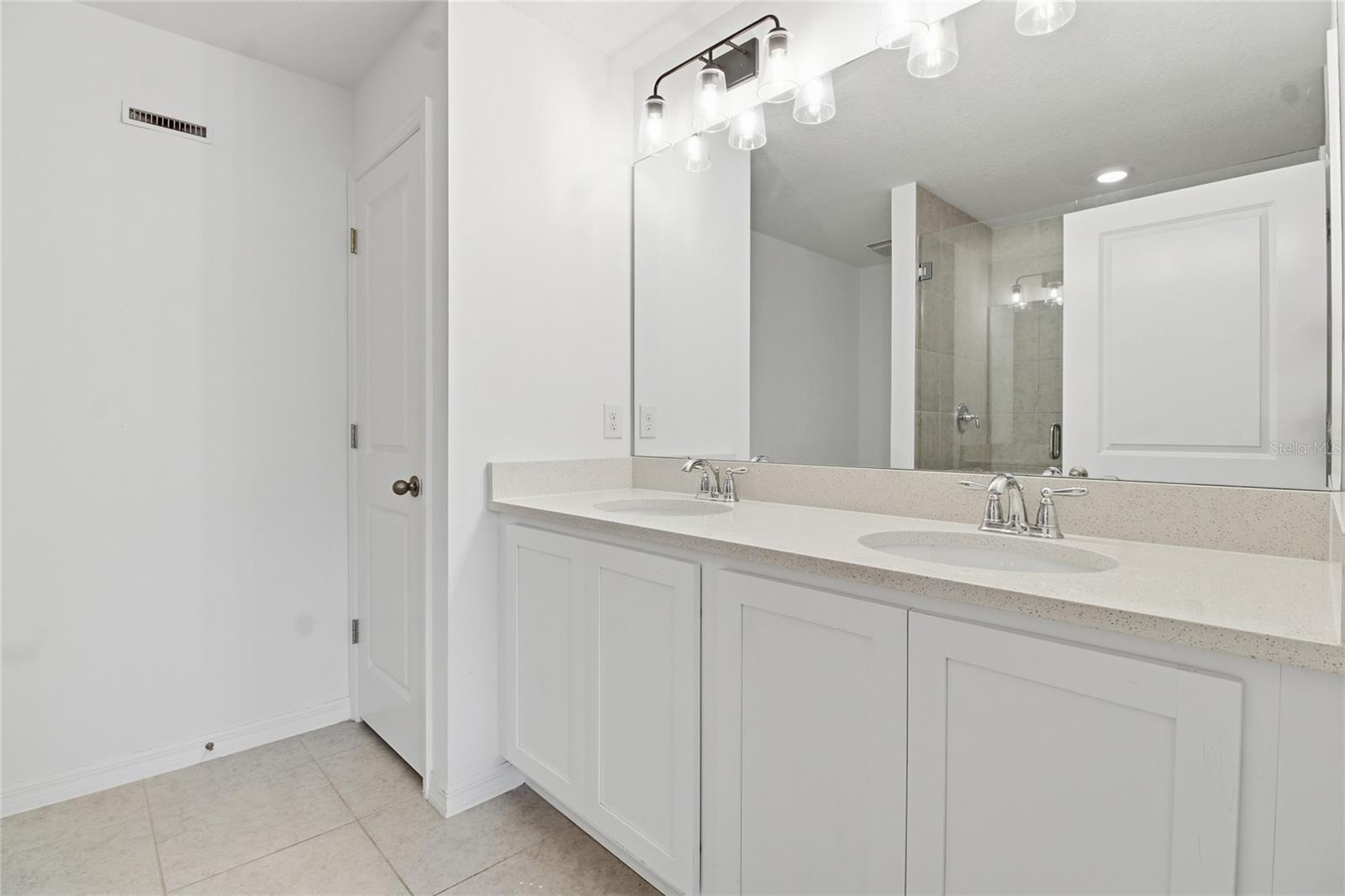 Image 26 of 66 For 631 Longboat Drive