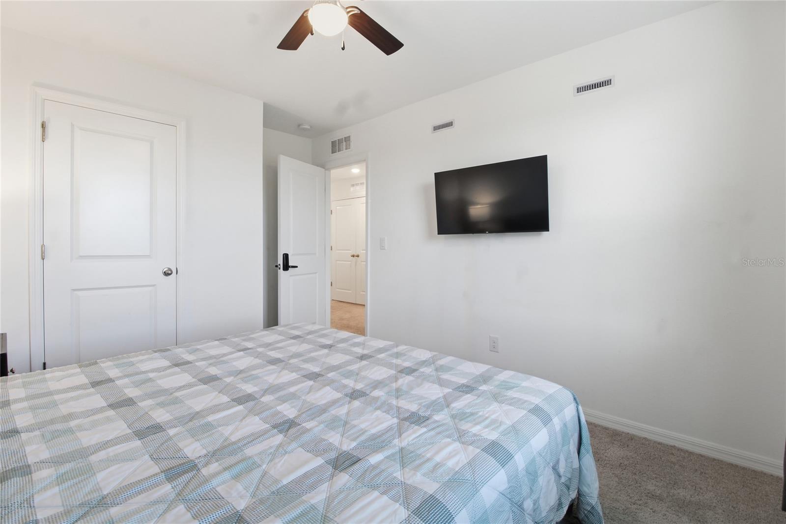 Image 33 of 66 For 631 Longboat Drive