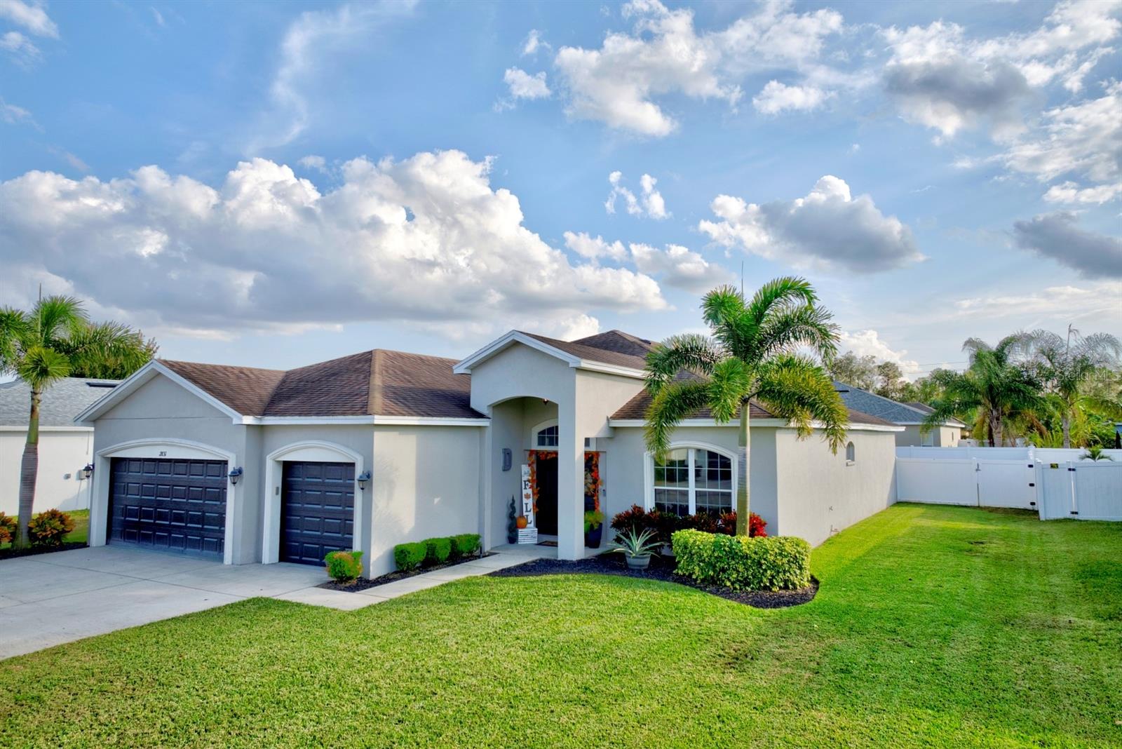 Image 11 of 59 For 2831 Whitney Street