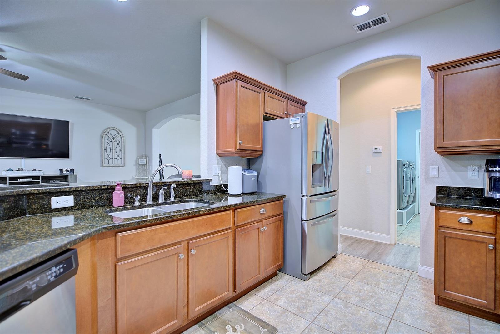 Image 20 of 59 For 2831 Whitney Street