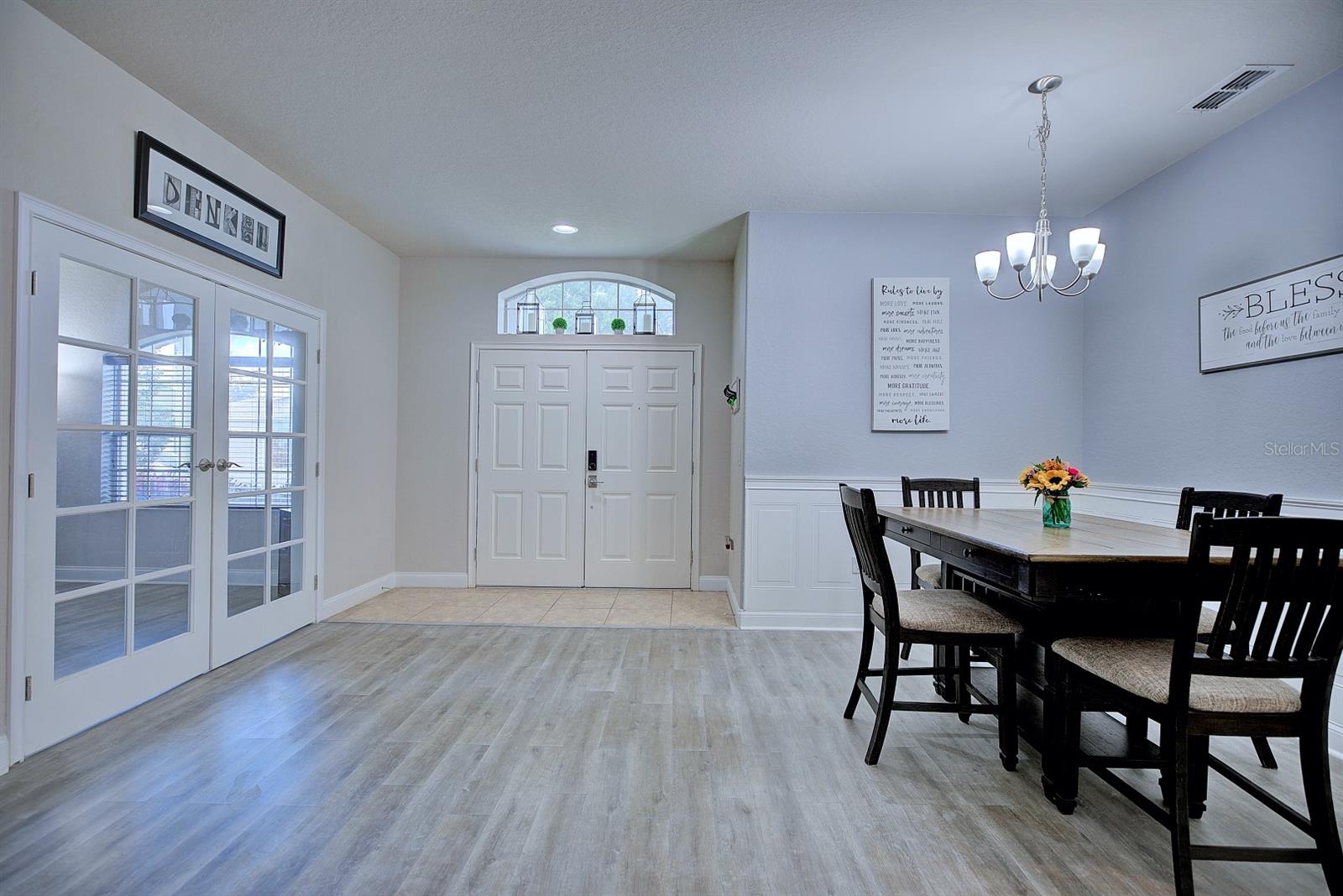 Image 22 of 59 For 2831 Whitney Street