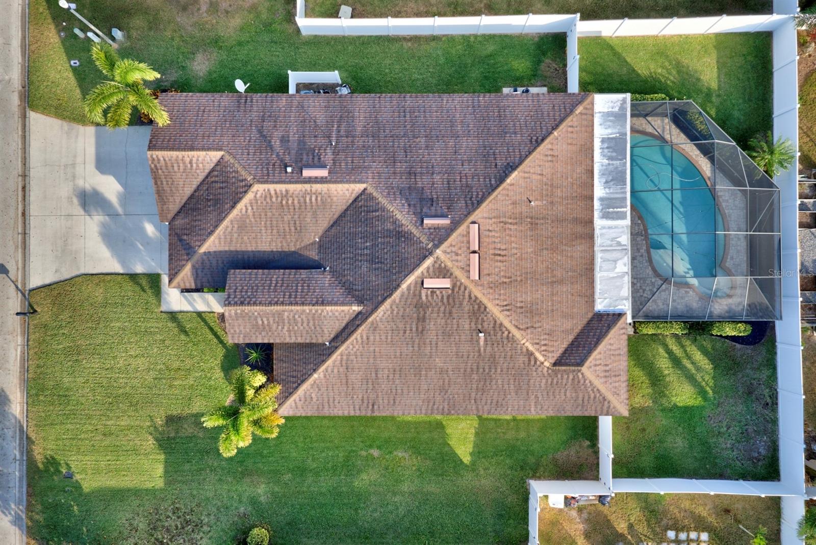 Image 3 of 59 For 2831 Whitney Street