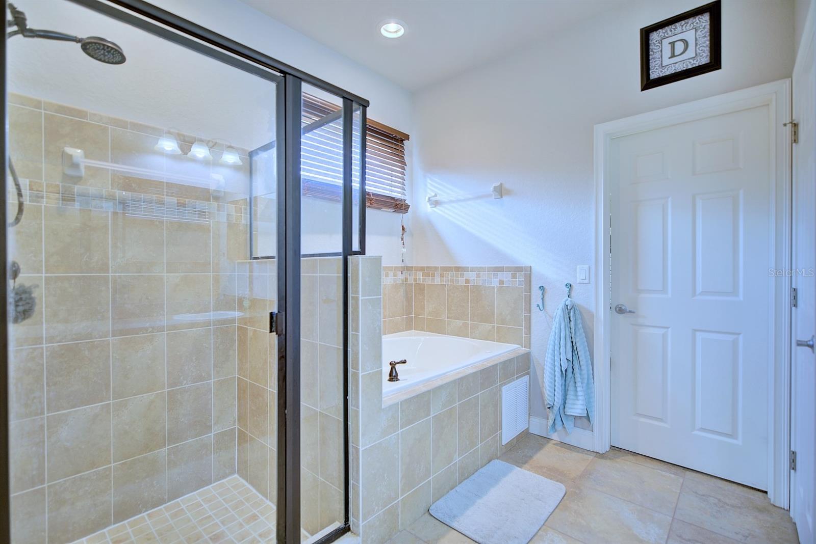 Image 31 of 59 For 2831 Whitney Street