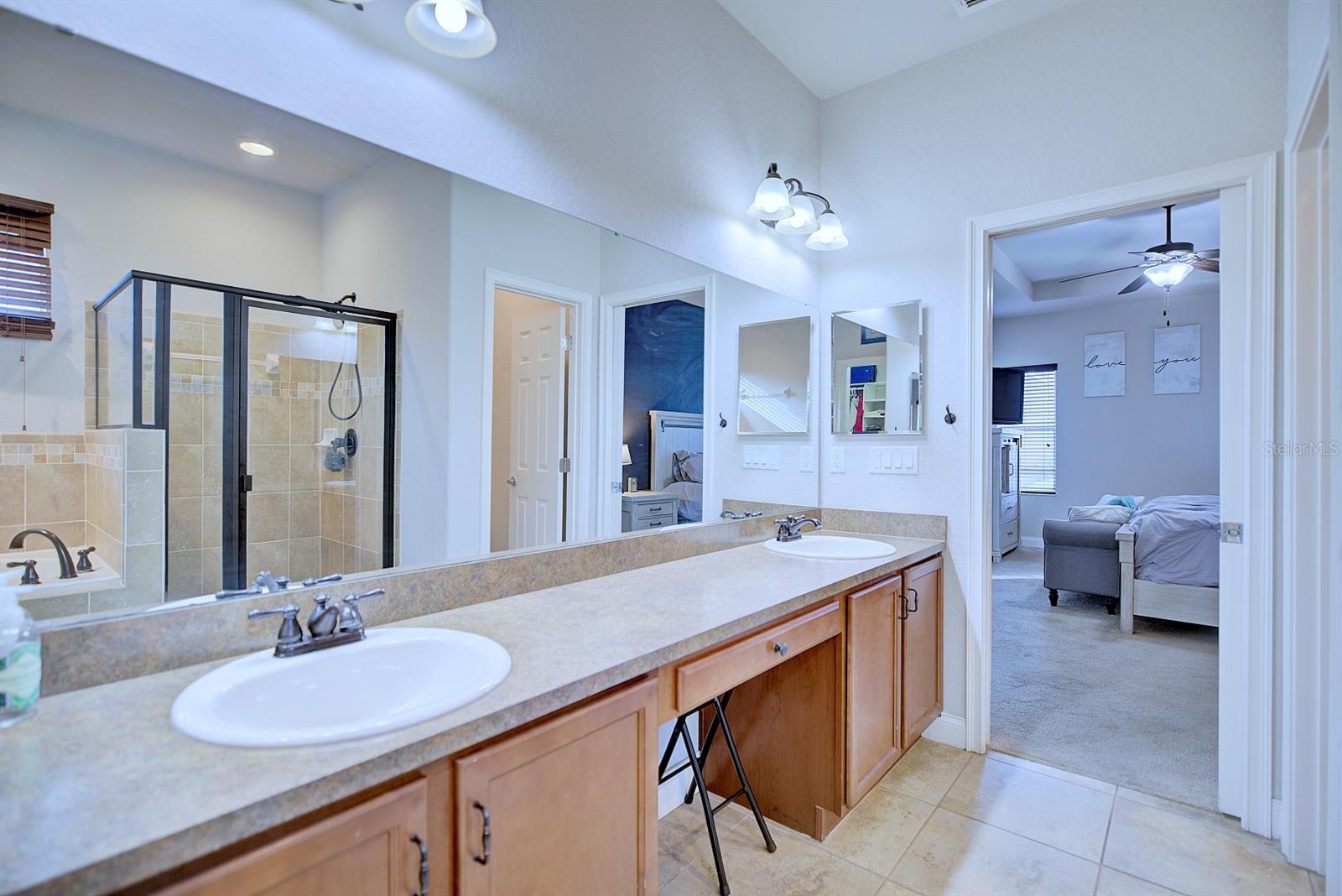 Image 33 of 59 For 2831 Whitney Street