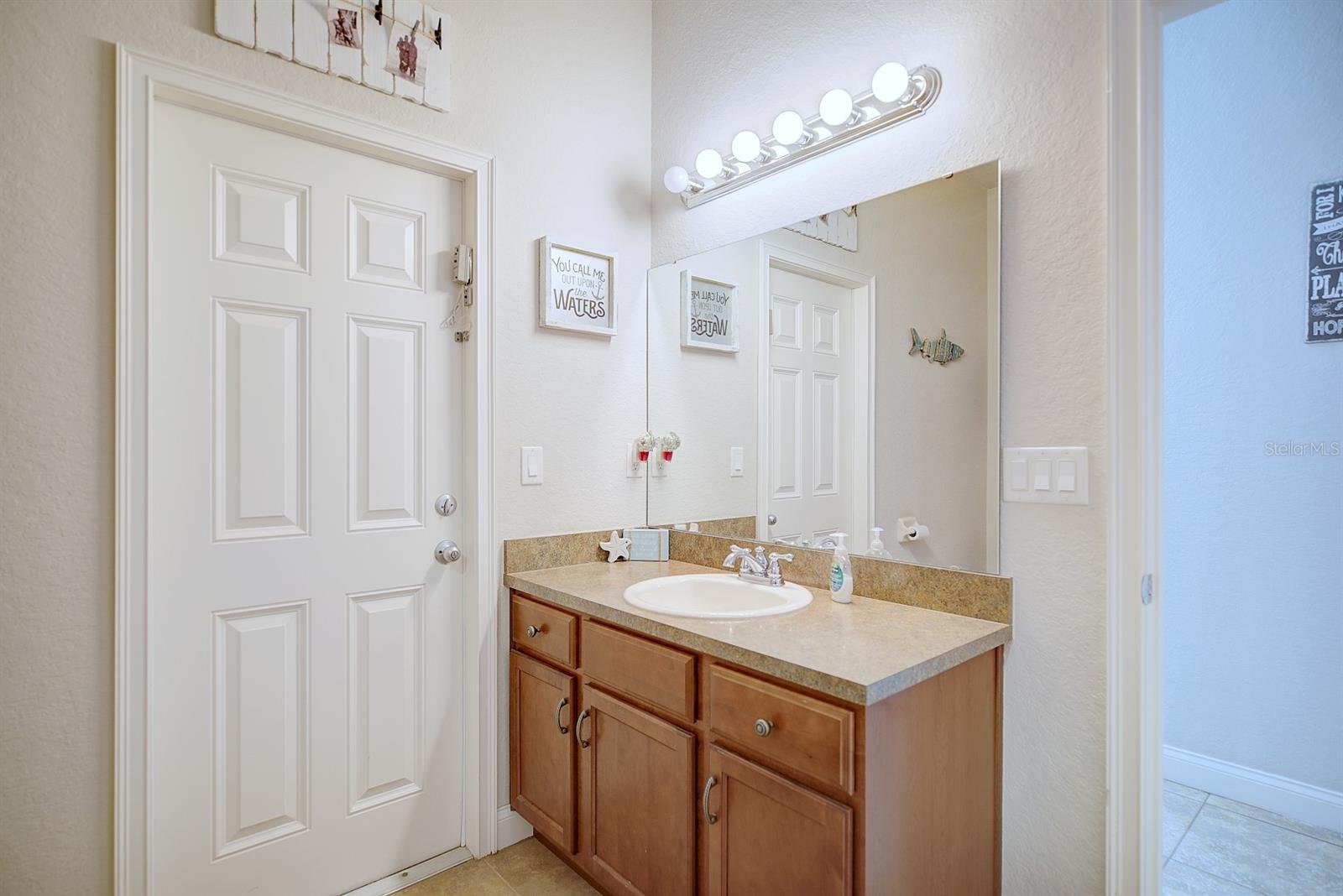 Image 43 of 59 For 2831 Whitney Street