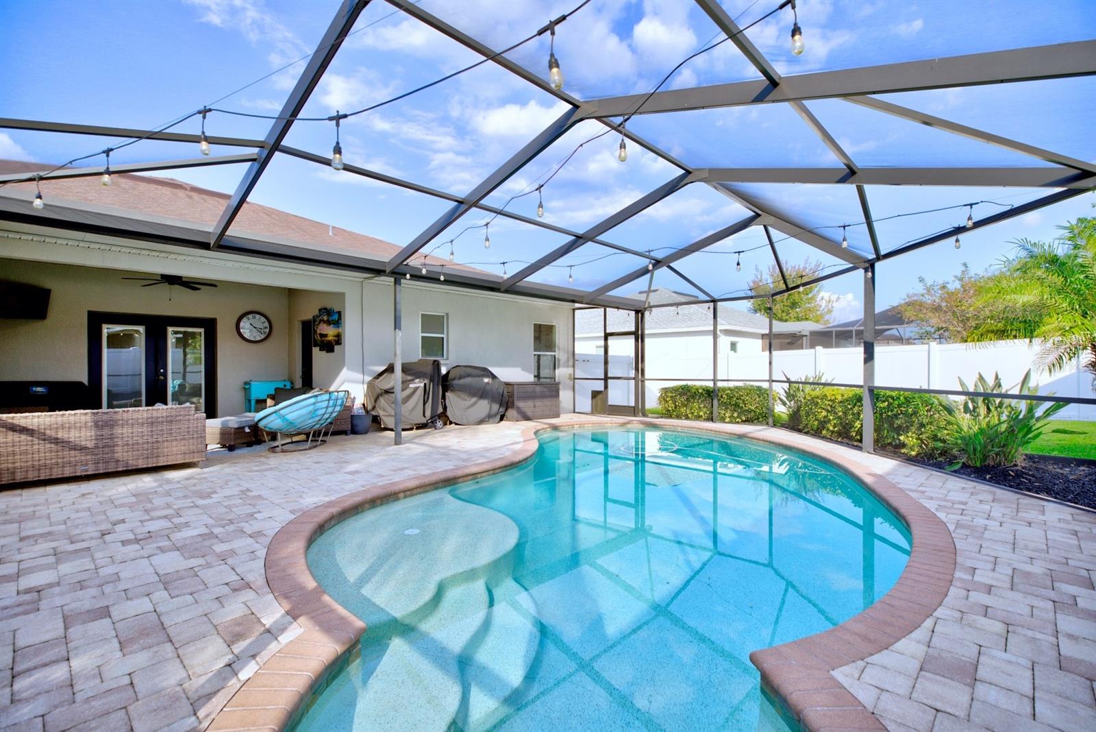 Image 53 of 59 For 2831 Whitney Street