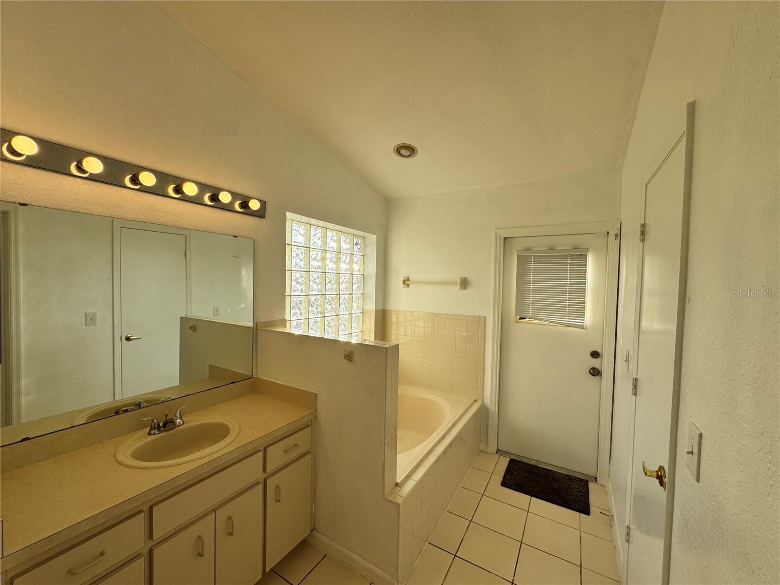 Image 20 of 41 For 794 Chelsea Way