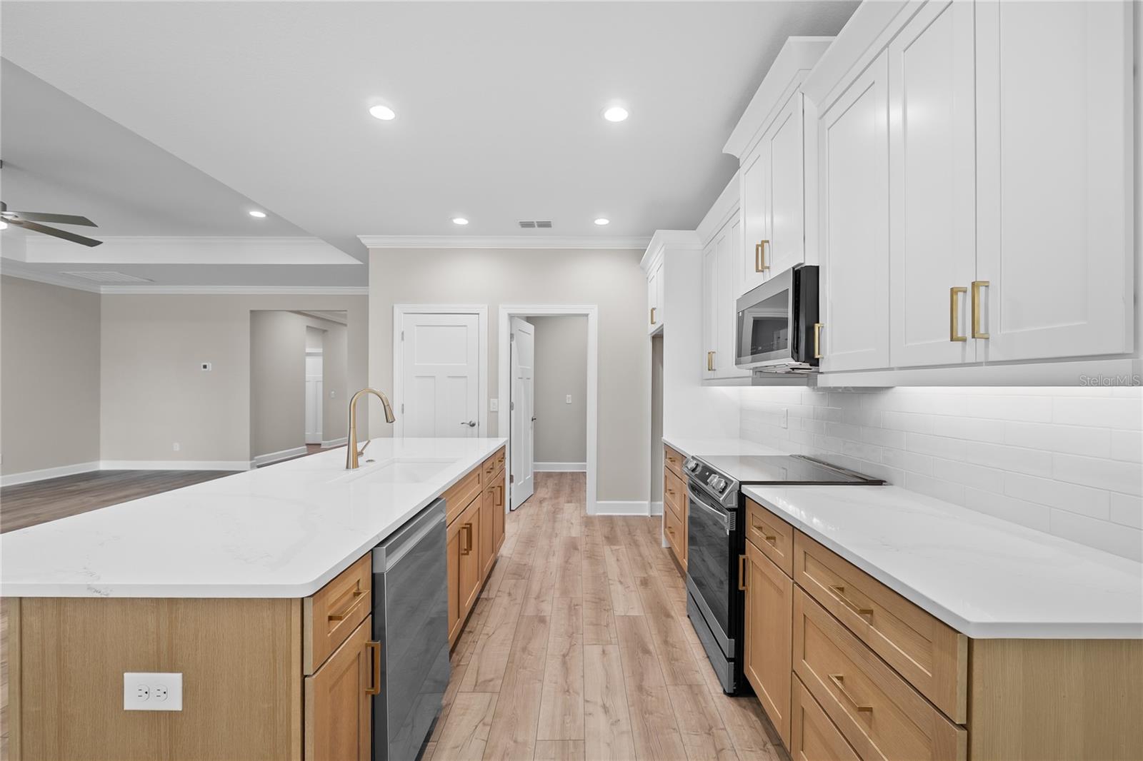 Image 14 of 28 For 4537 Fairway Oaks Drive