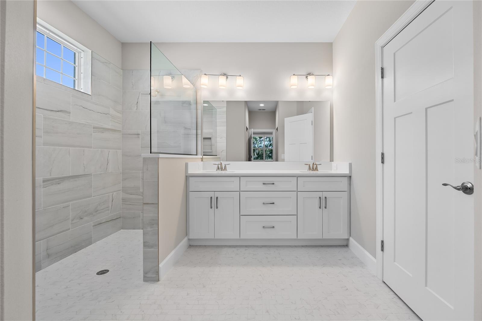 Image 17 of 28 For 4537 Fairway Oaks Drive