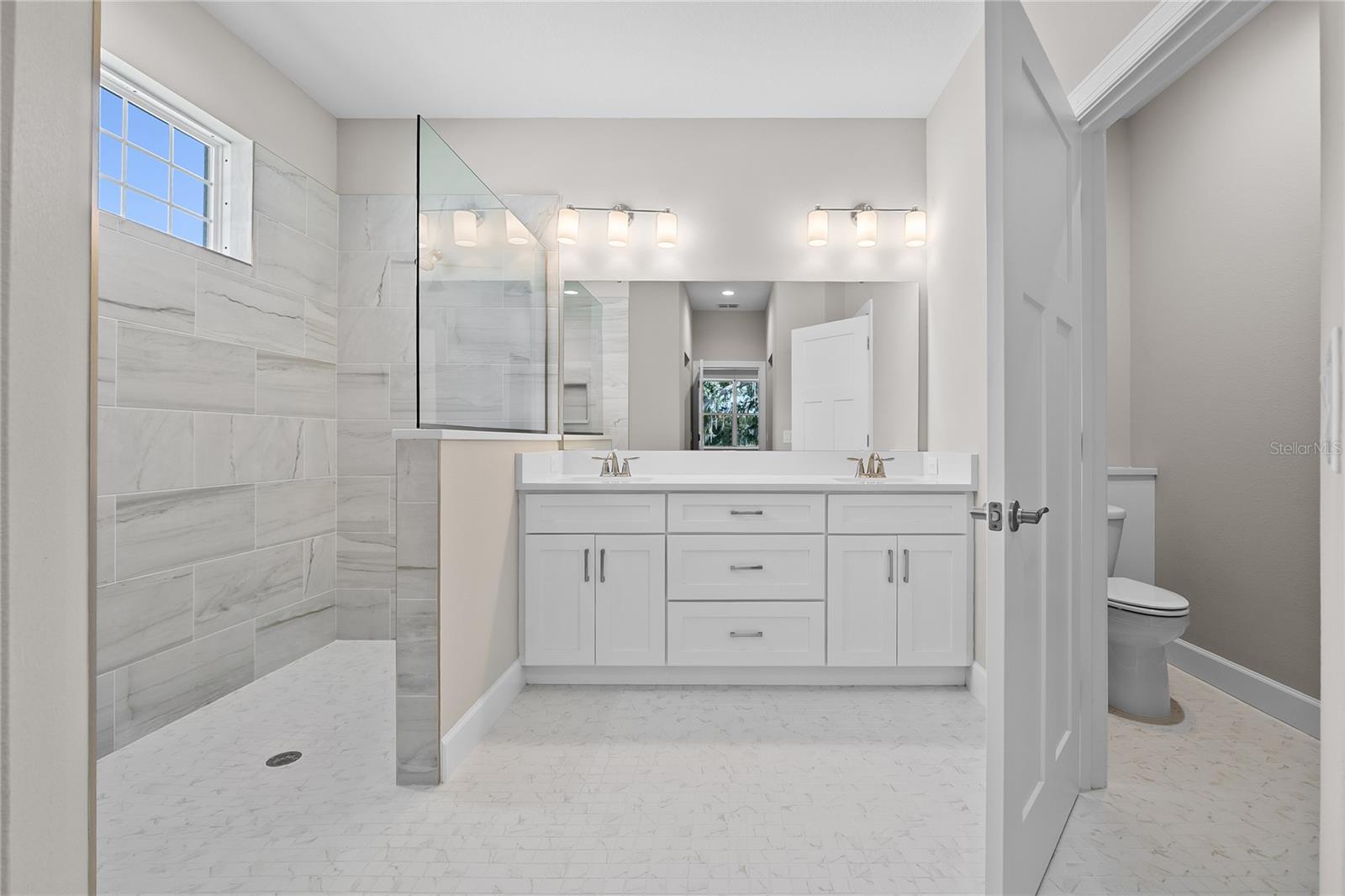 Image 18 of 28 For 4537 Fairway Oaks Drive