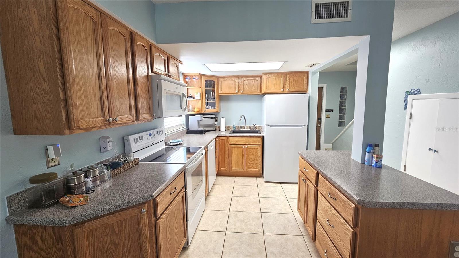 Image 5 of 26 For 2800 Ocean Shore Boulevard 140