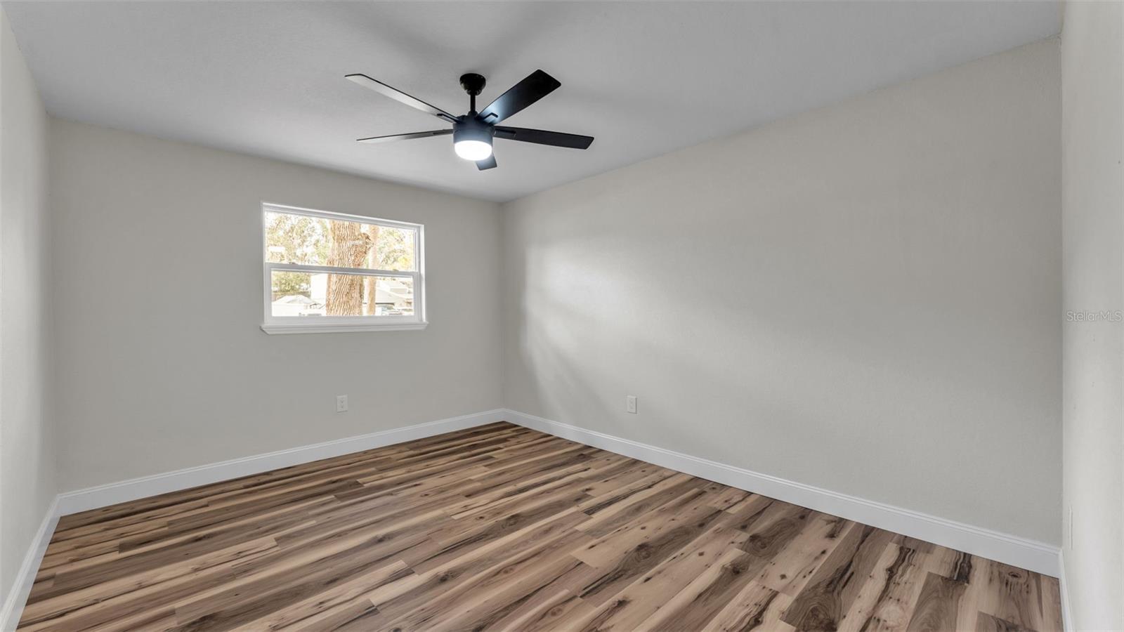 Image 17 of 34 For 5322 Forestbrook Drive E