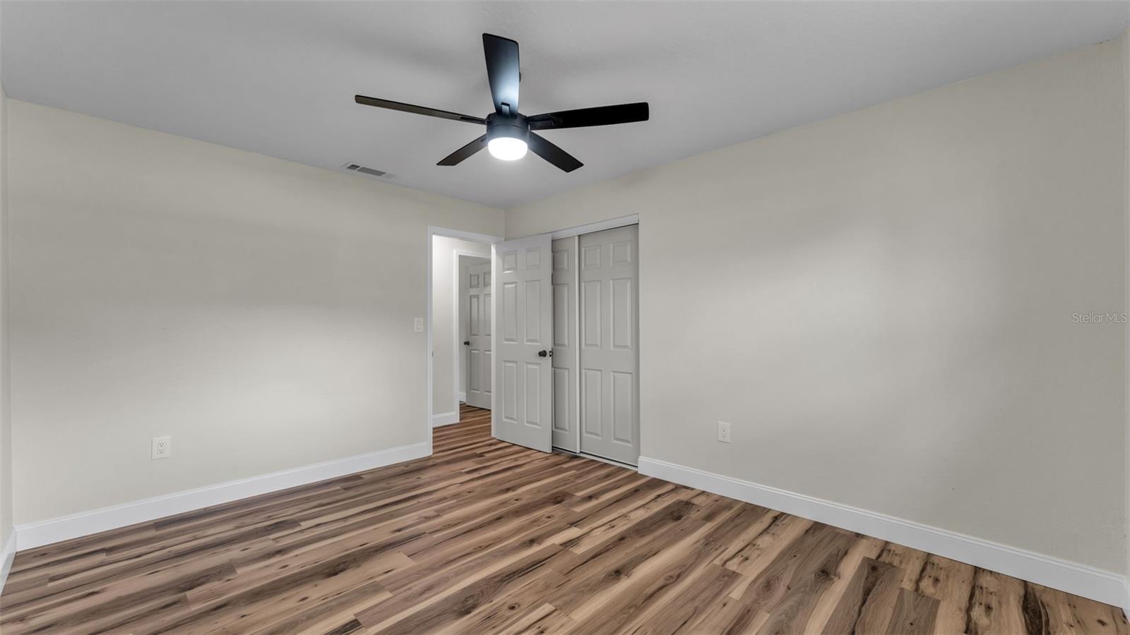 Image 18 of 34 For 5322 Forestbrook Drive E