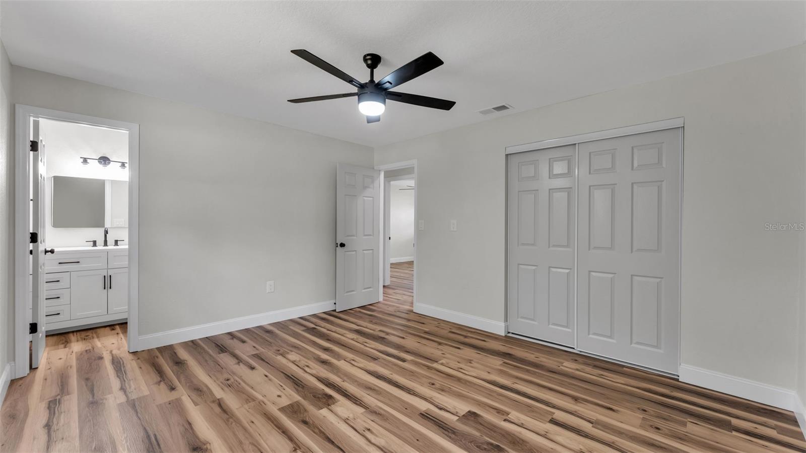 Image 22 of 34 For 5322 Forestbrook Drive E