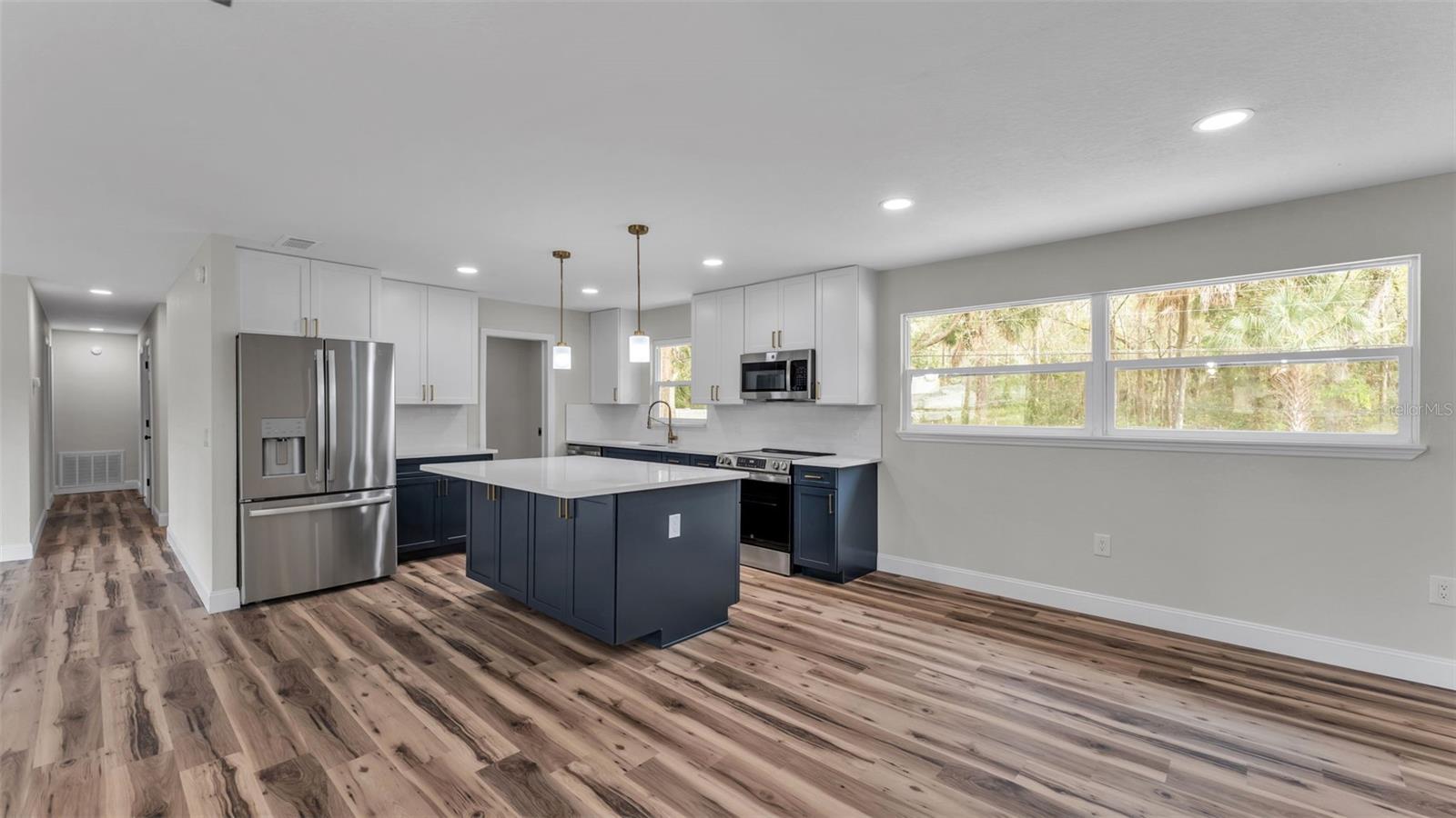 Image 8 of 34 For 5322 Forestbrook Drive E