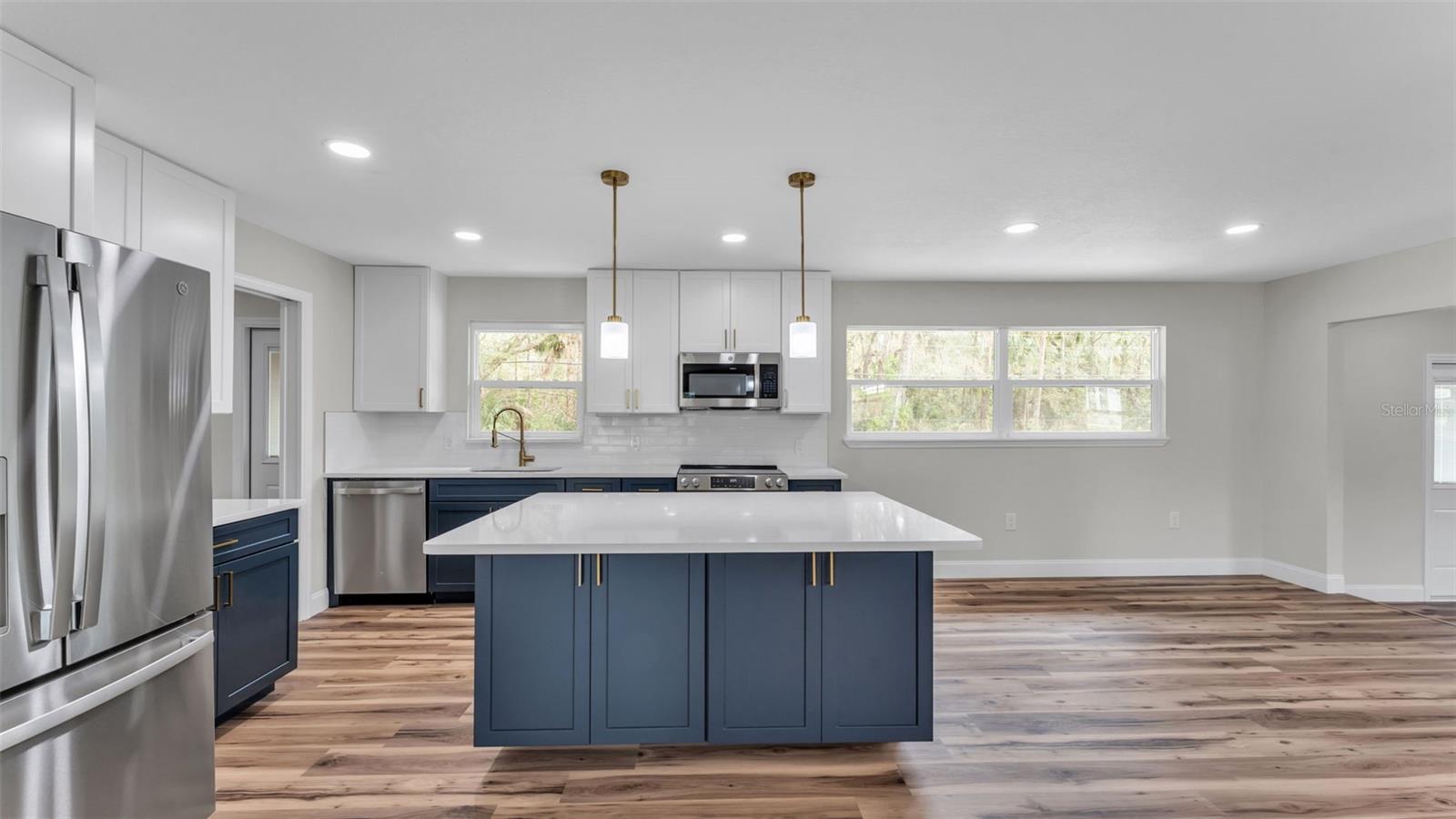 Image 9 of 34 For 5322 Forestbrook Drive E