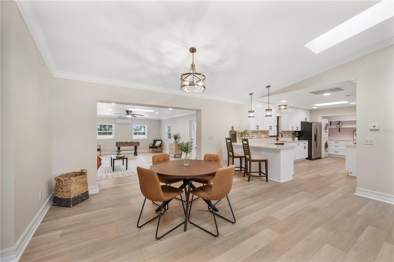 Image 11 of 71 For 5614 Lazy Creek Drive