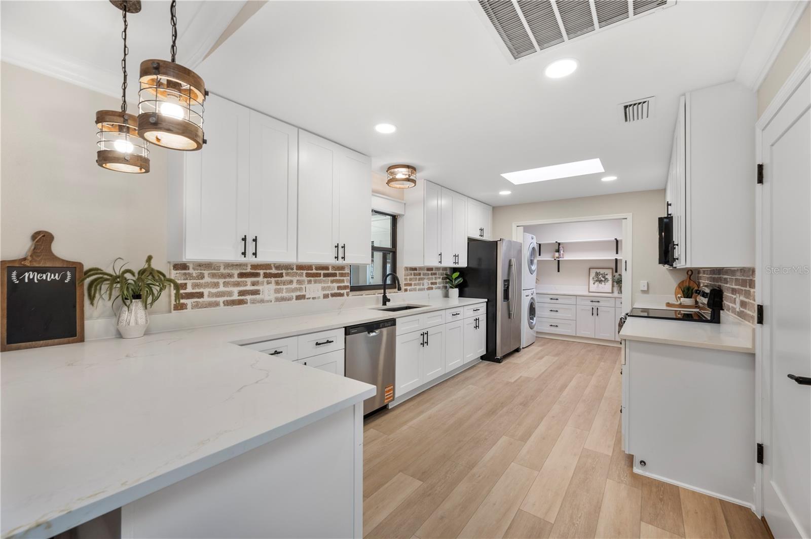 Image 12 of 71 For 5614 Lazy Creek Drive