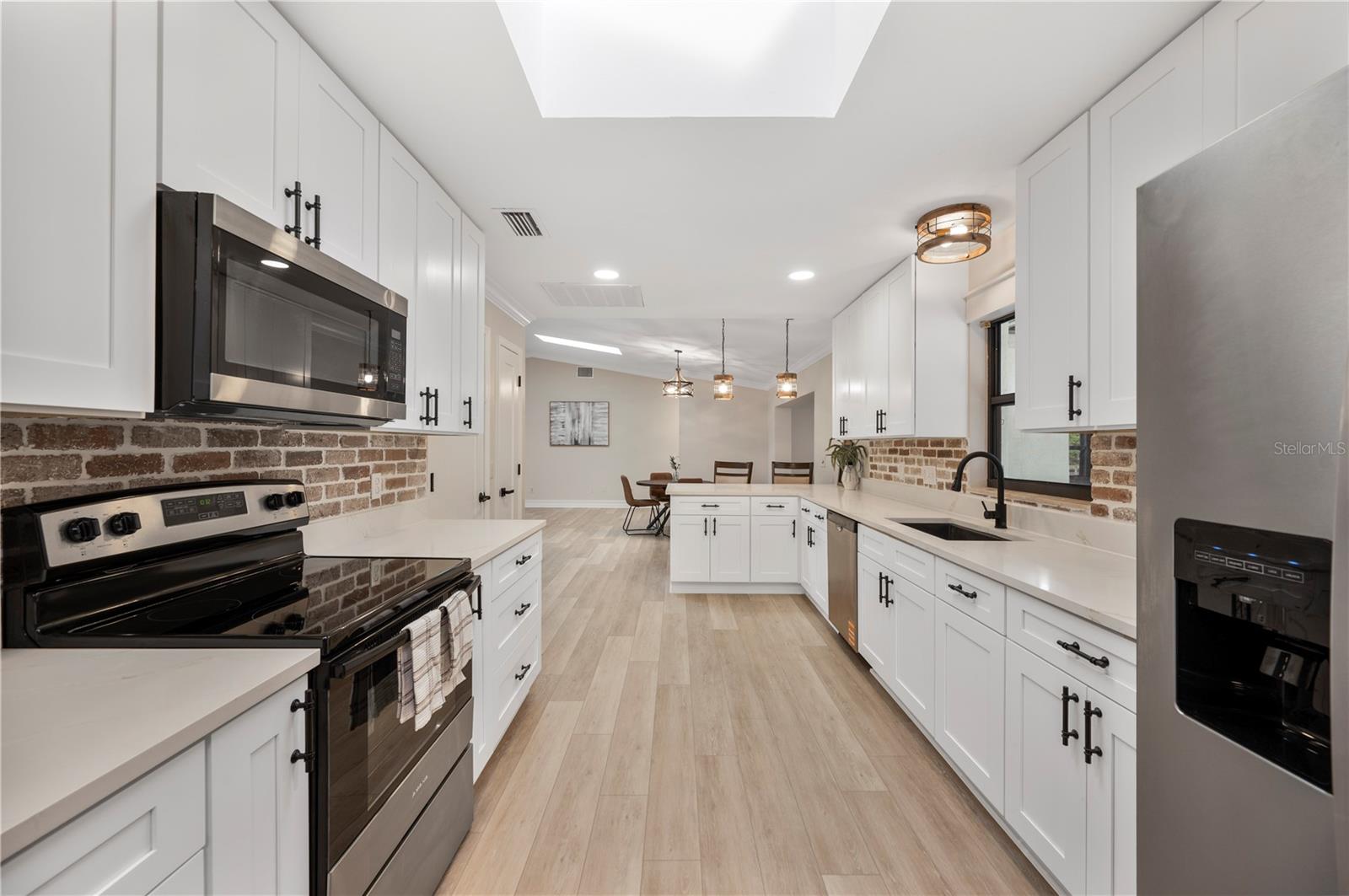 Image 15 of 71 For 5614 Lazy Creek Drive