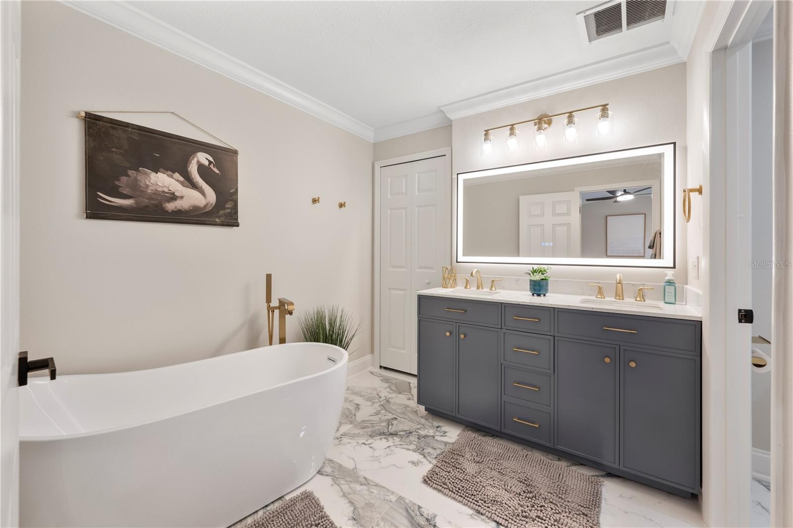 Image 23 of 71 For 5614 Lazy Creek Drive