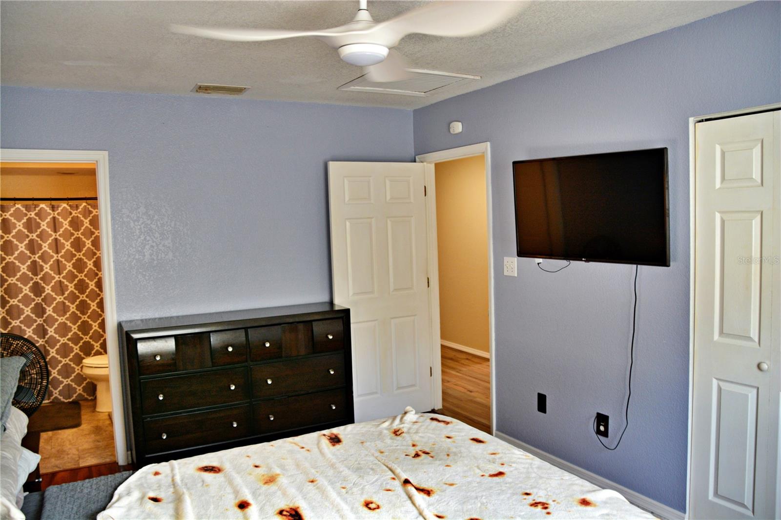 Image 21 of 48 For 5528 Cherry Road