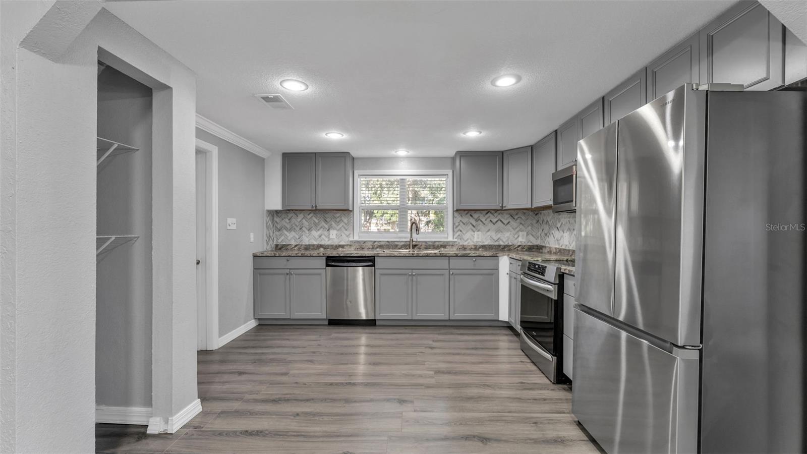 Image 11 of 36 For 1015 Browning Road