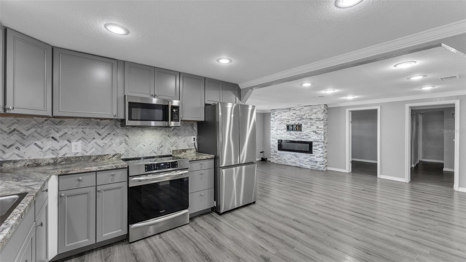 Image 13 of 36 For 1015 Browning Road