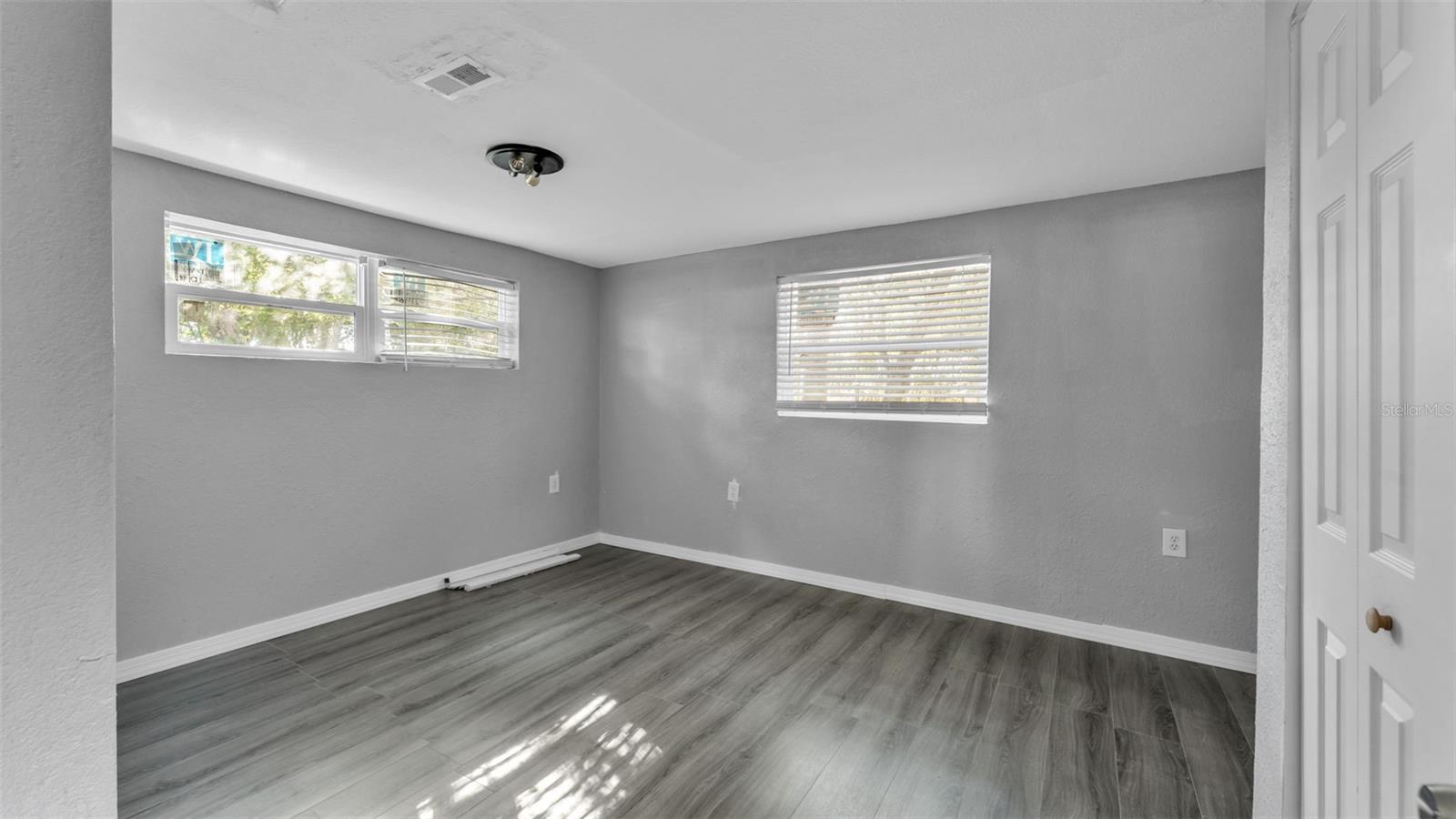 Image 19 of 36 For 1015 Browning Road