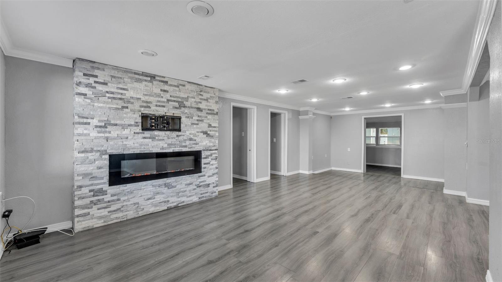 Image 4 of 36 For 1015 Browning Road