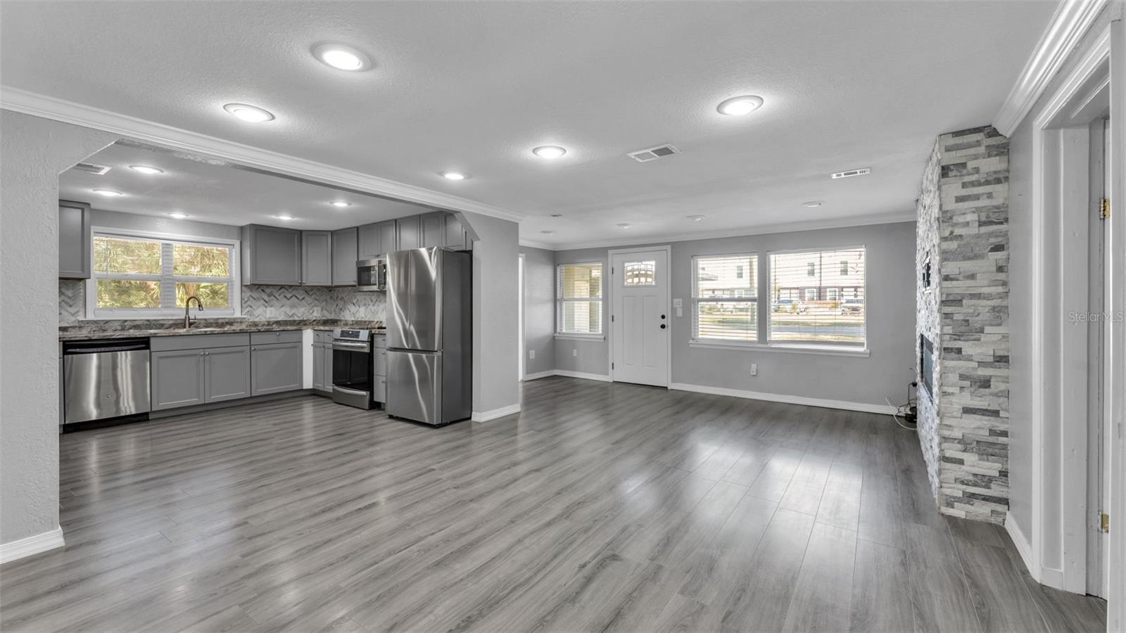 Image 5 of 36 For 1015 Browning Road