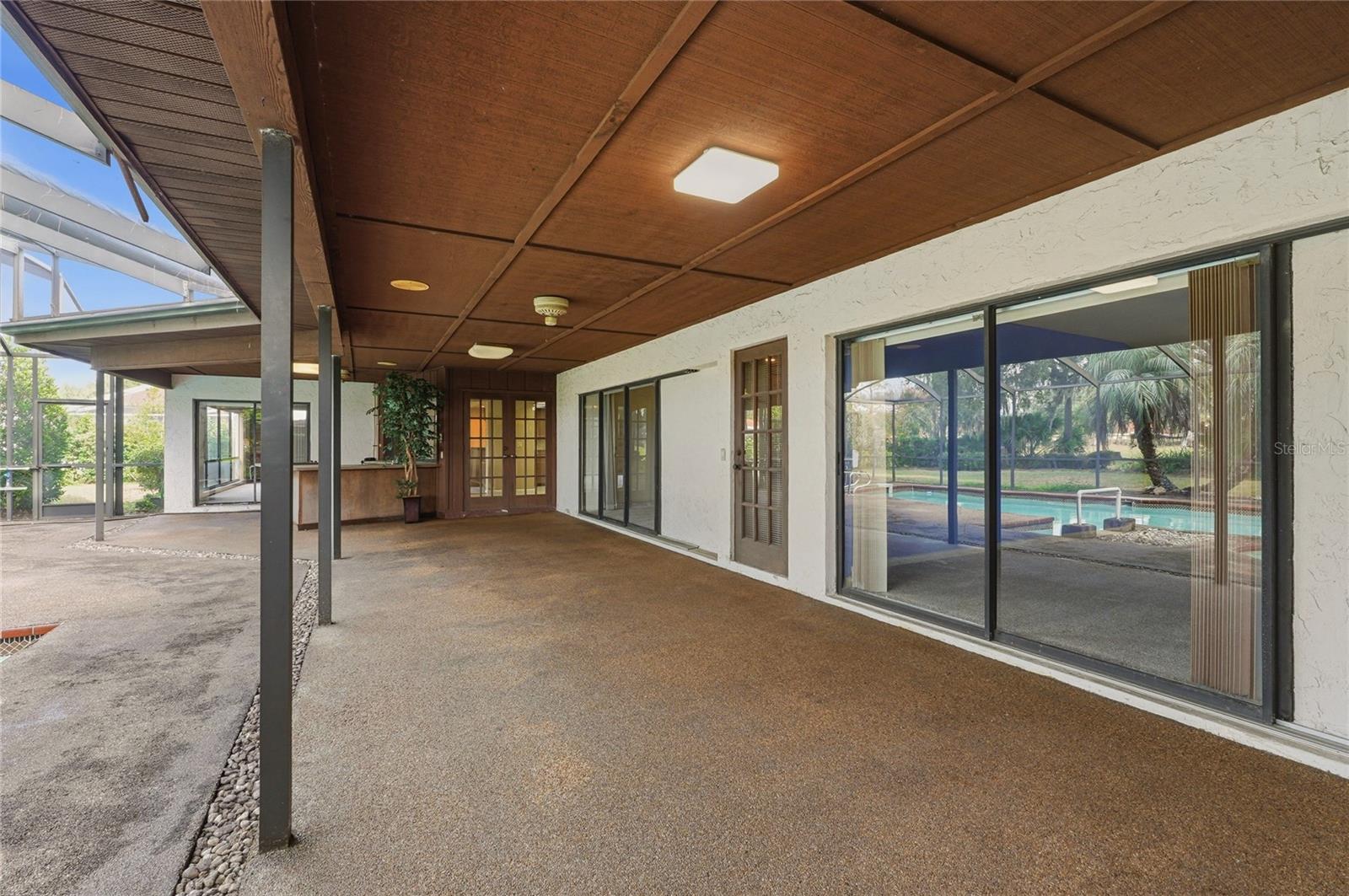 Image 25 of 56 For 1803 Country Club Court