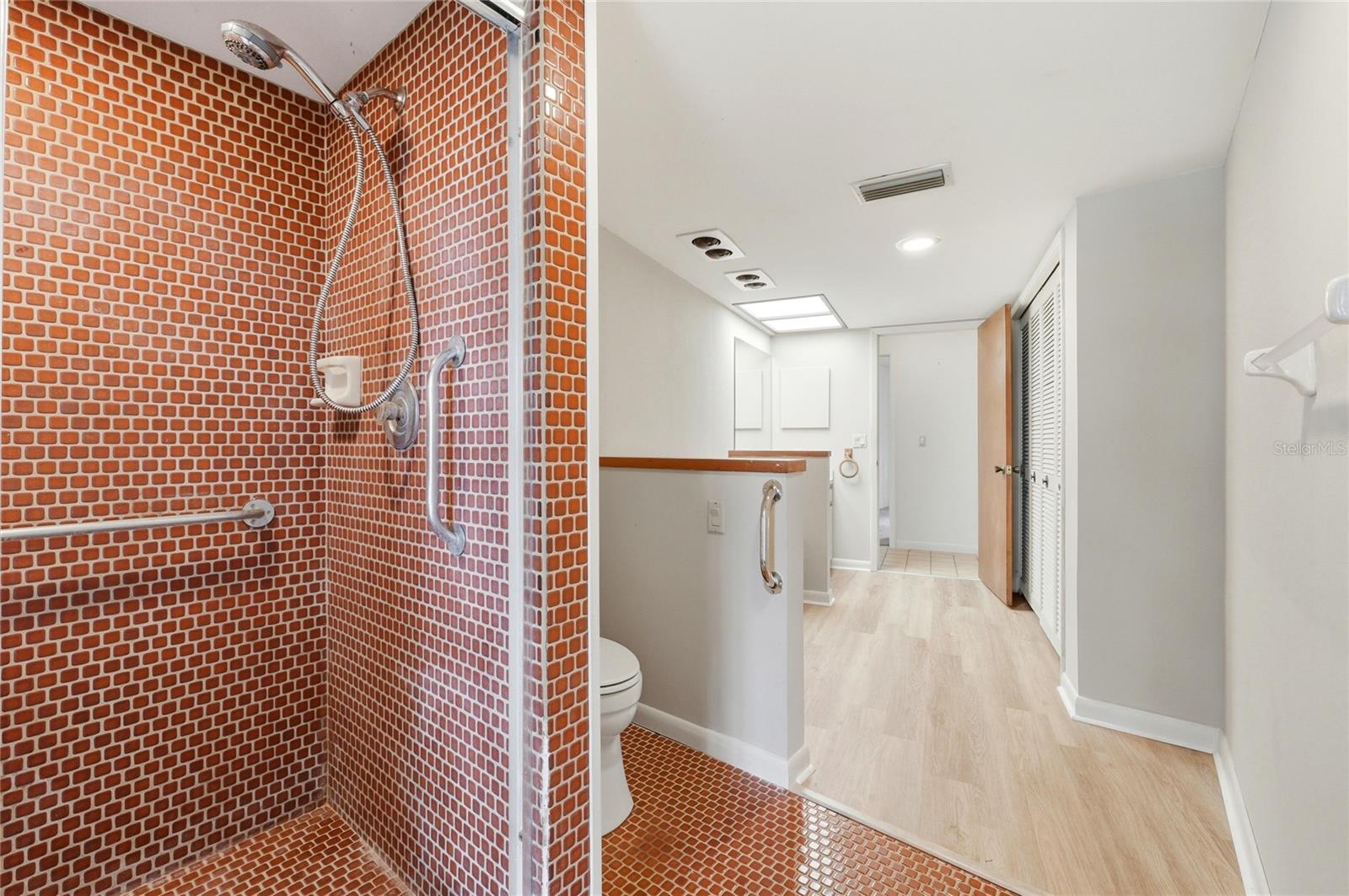 Image 35 of 56 For 1803 Country Club Court