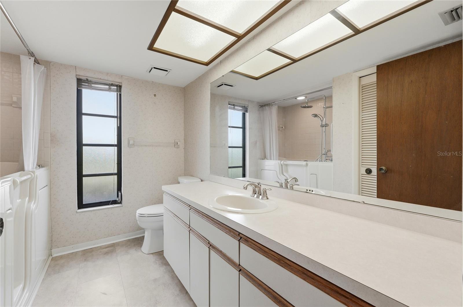 Image 46 of 56 For 1803 Country Club Court