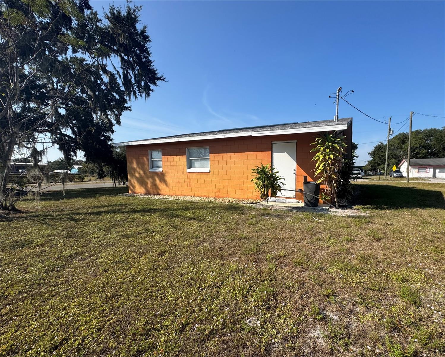 Listing photo id 21 for 4865 Sally Boulevard