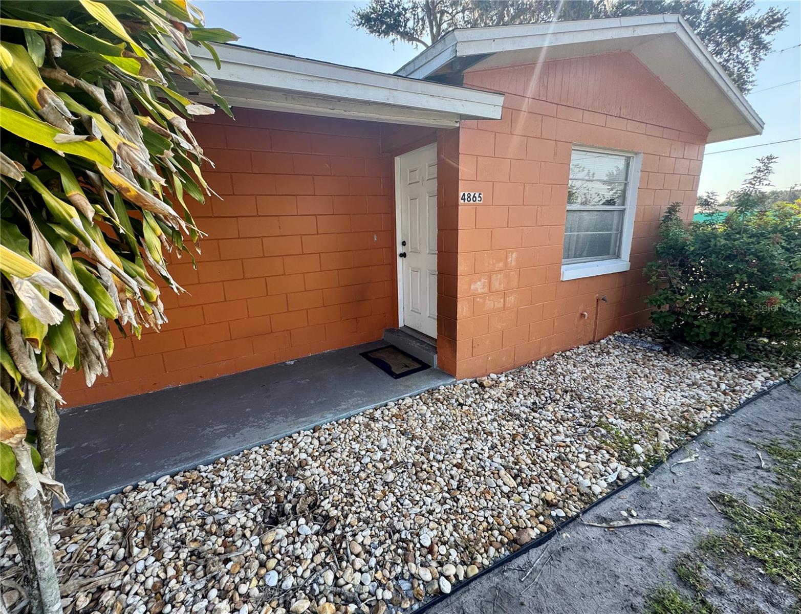 Listing photo id 1 for 4865 Sally Boulevard