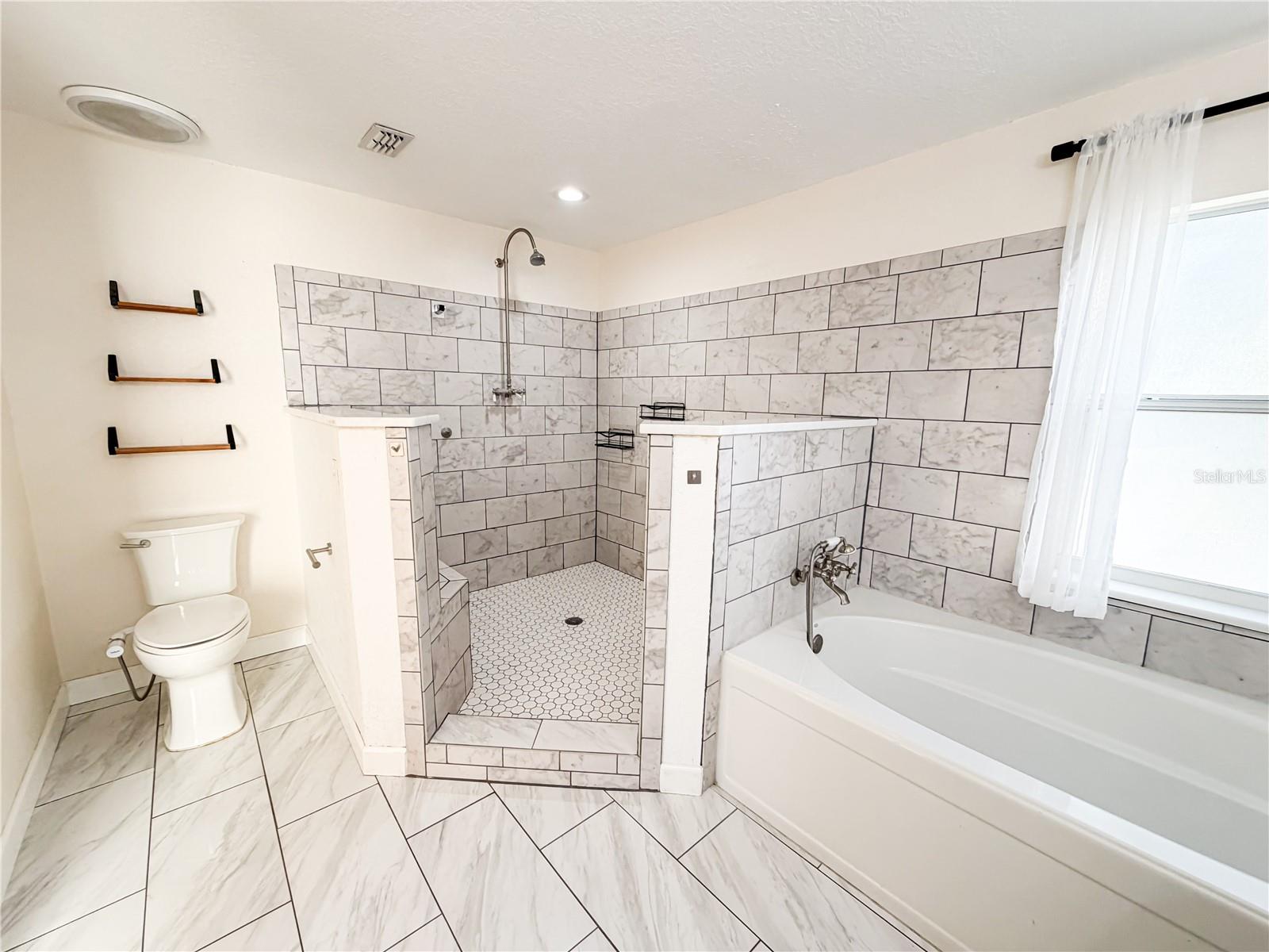 Image 11 of 24 For 8215 Westmont Terrace Drive